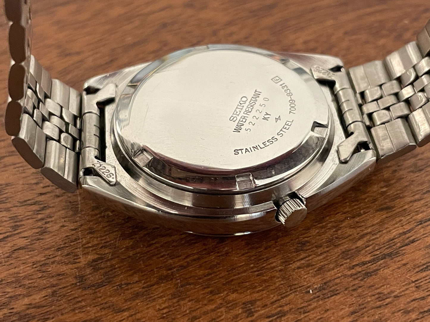 (1985) Seiko 5 Automatic 7009-8331 with dark blue dial (serviced)