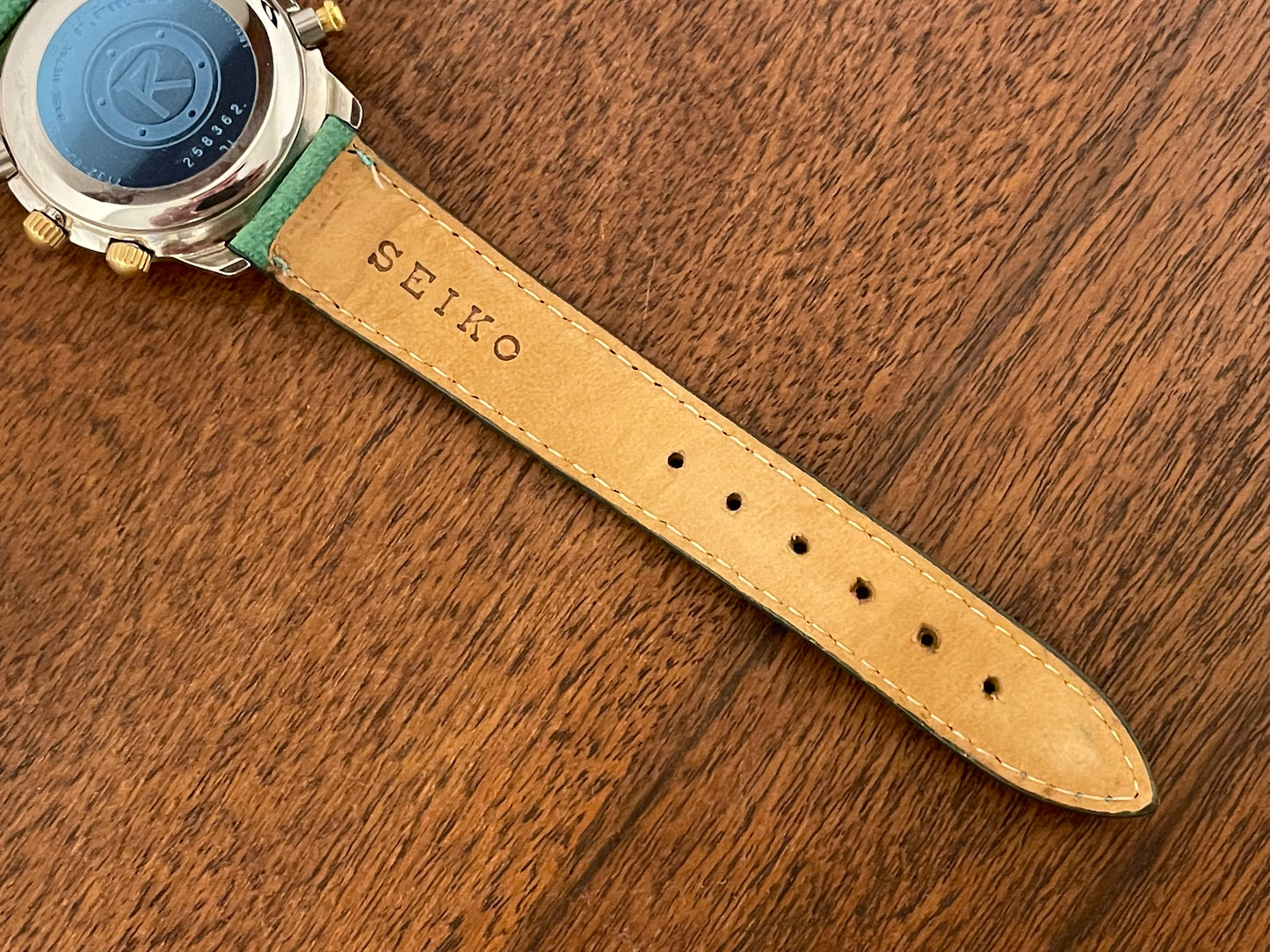 (1992) Seiko 7T32-6D40 Quartz big pusher chronograph - bi-color case - white dial w/ green subdials (NOS)