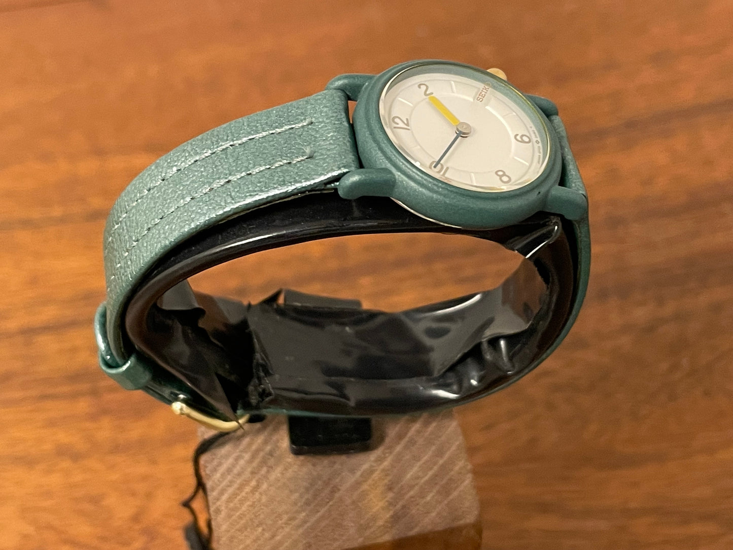 (1996) Seiko 2P20-0B3A Quartz - green case and strap - small size (NOS)