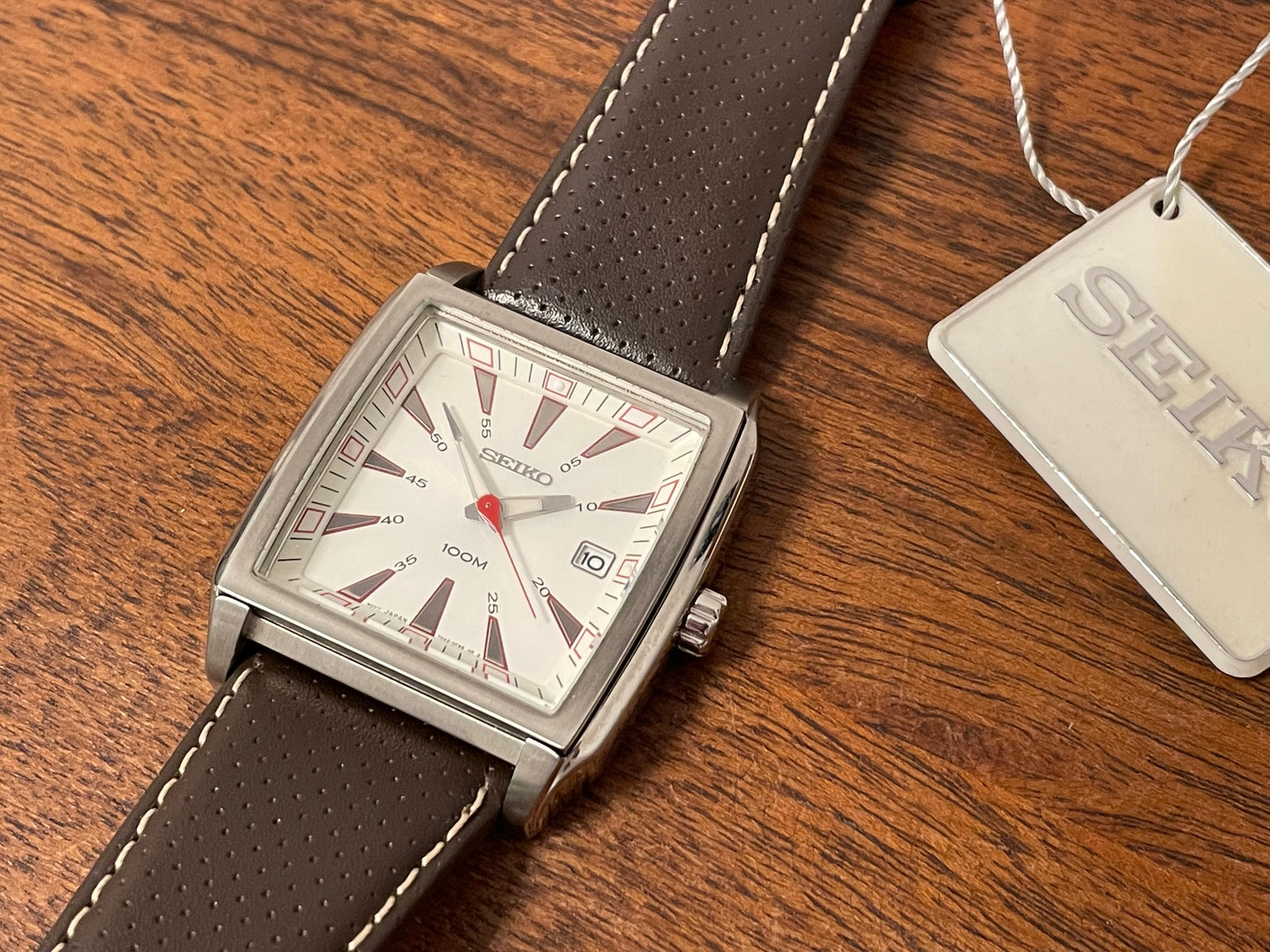 (2007) Seiko 7N42-0DN0 "Tank Jumbo" - white dial w/ red highlights (NOS)
