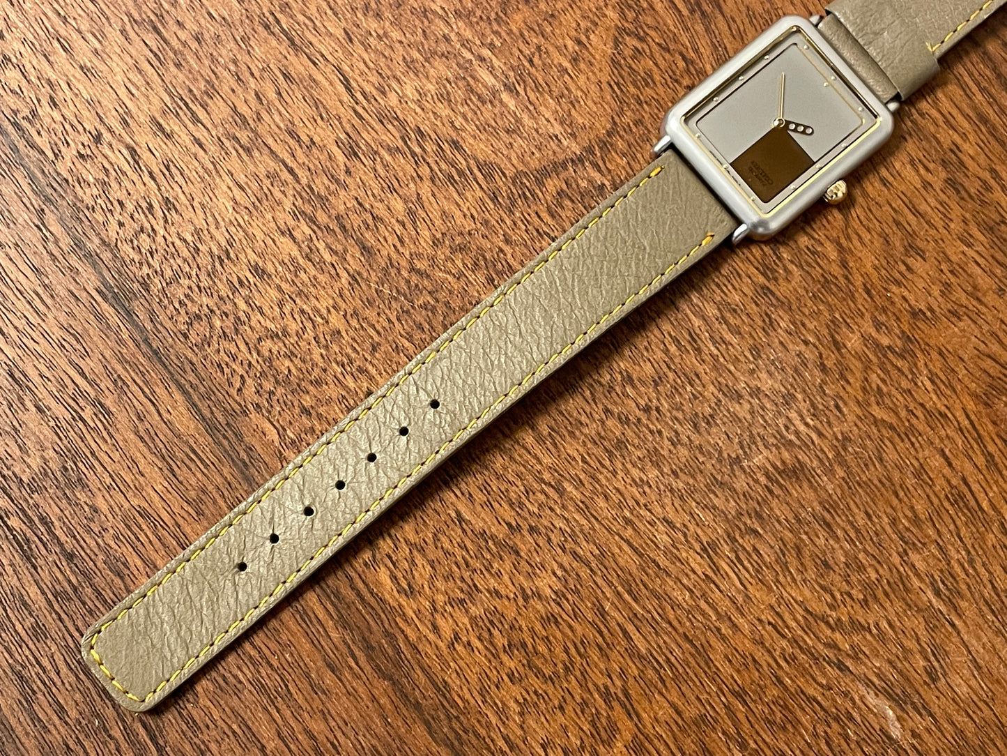 (1996) Seiko 5P30-5220 Quartz "Tank" dress watch - grey dial w/ gold square box (NOS)