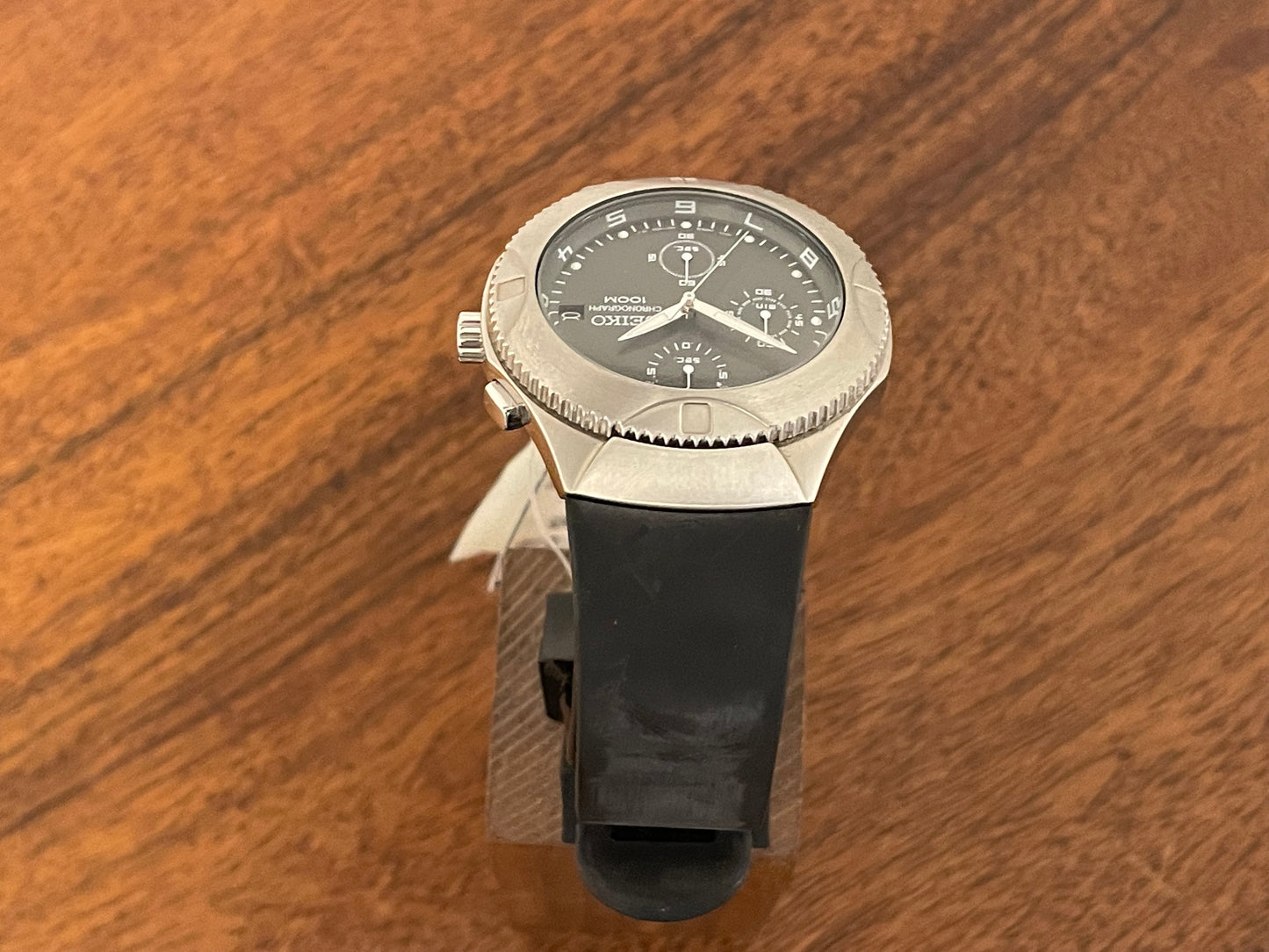 (2001) Seiko V657-0C90 Chronograph 100m on rubber strap - dark grey sunburst dial (NOS)