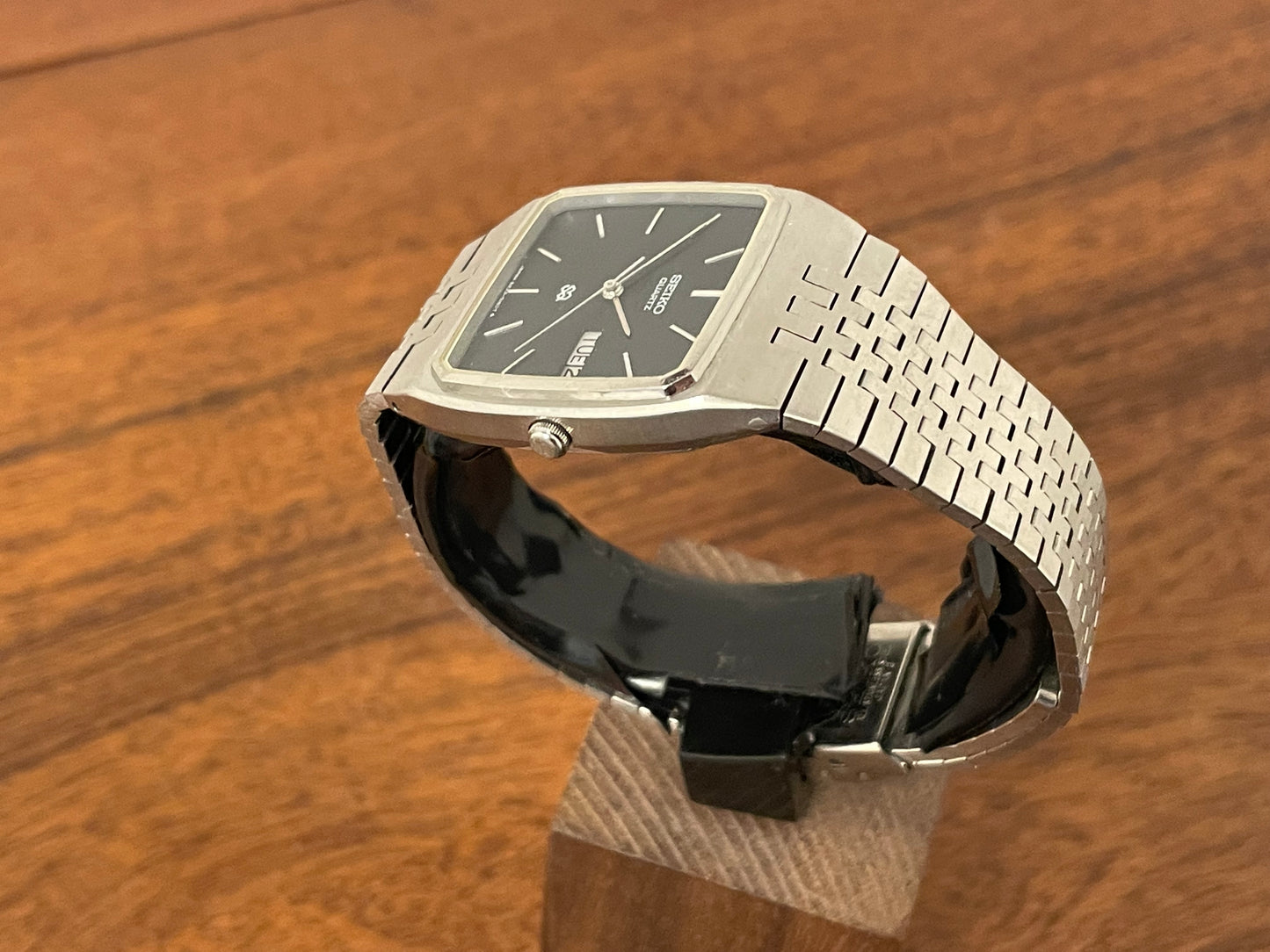 (1989) Seiko 8223-5160 Quartz SQ "TV dial" (serviced)