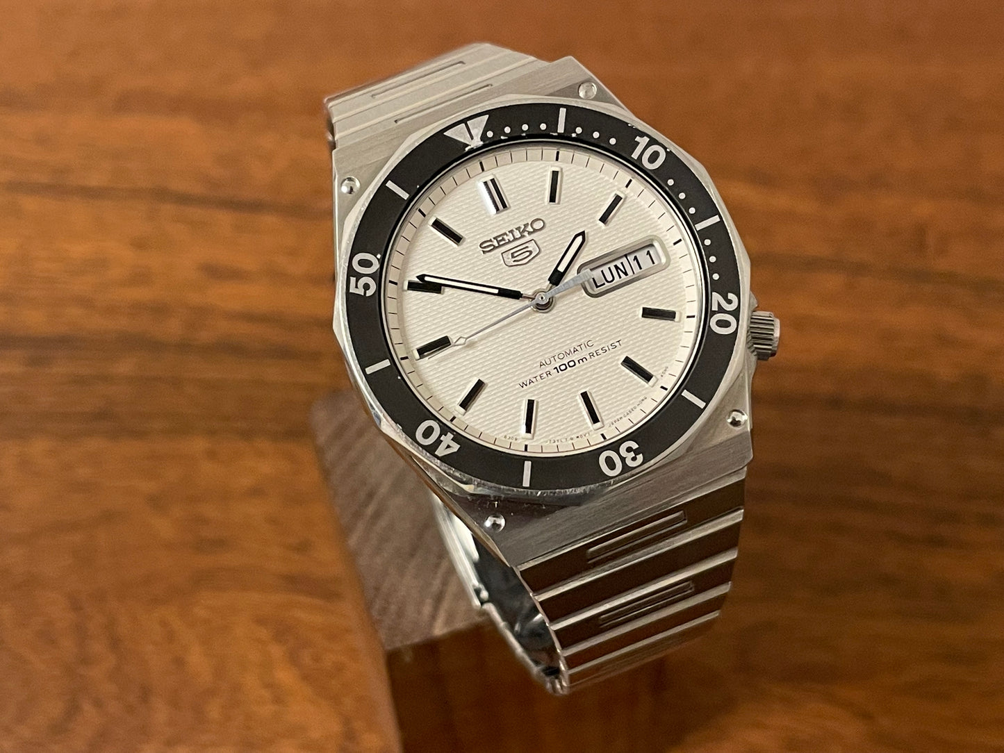 (1983) Seiko 5 automatic 6309-7300 diver dodecagon bezel - white waffle dial (serviced)