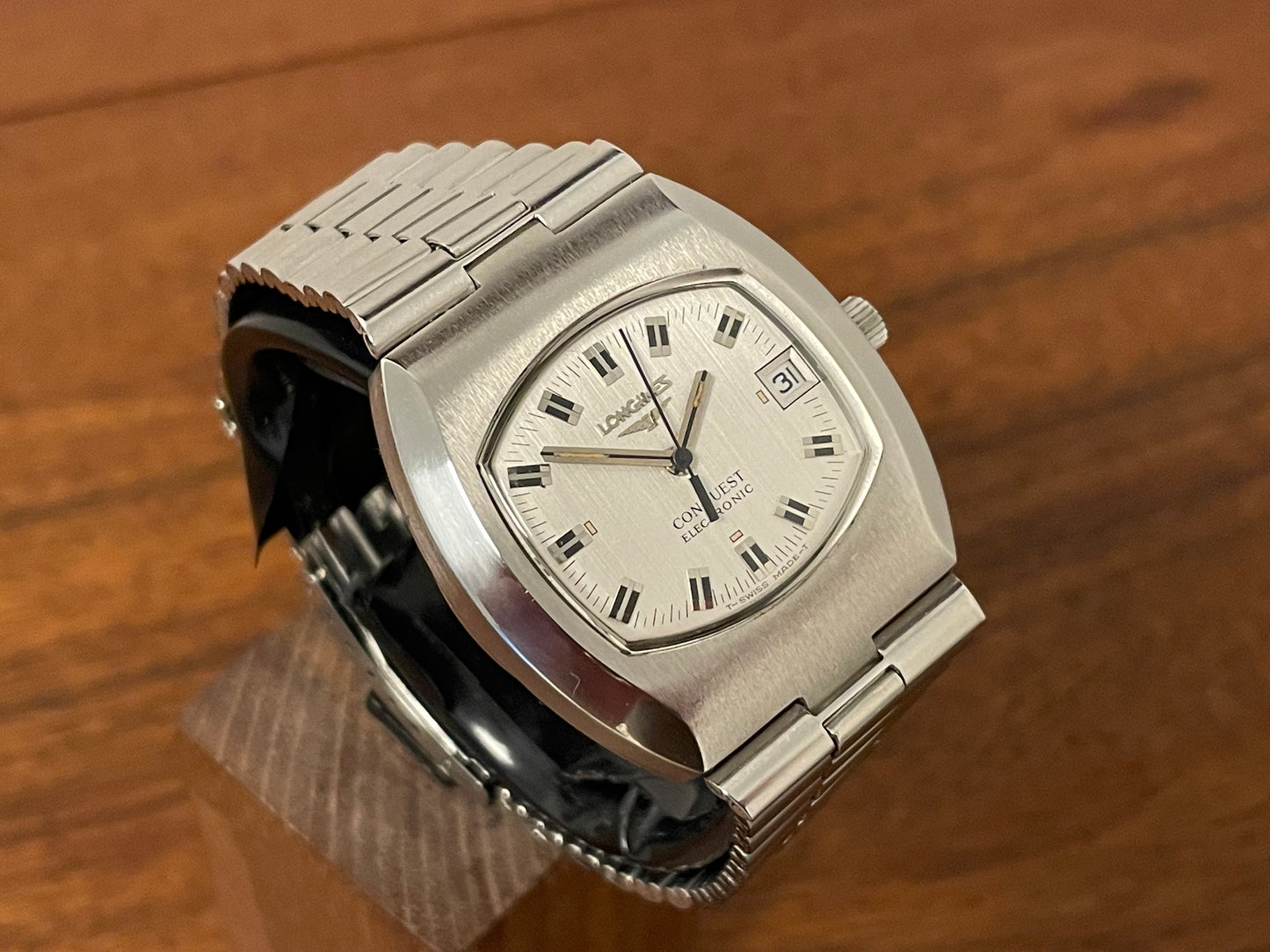 (1970s) Longines Conquest Electronic /w unmarked movement cal. 9154 - silver brushed dial (serviced)