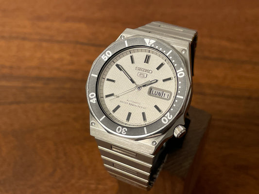 (1983) Seiko 5 automatic 6309-7300 diver front view