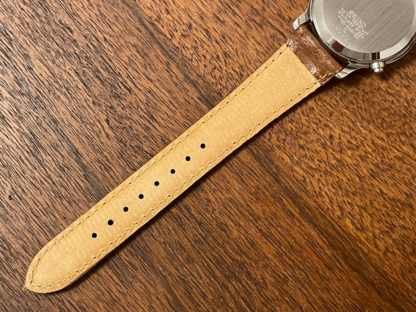 (1992) Seiko 7T32-6D80 Quartz chronograph - "Panda" silver dial w/ black subdials (NOS)