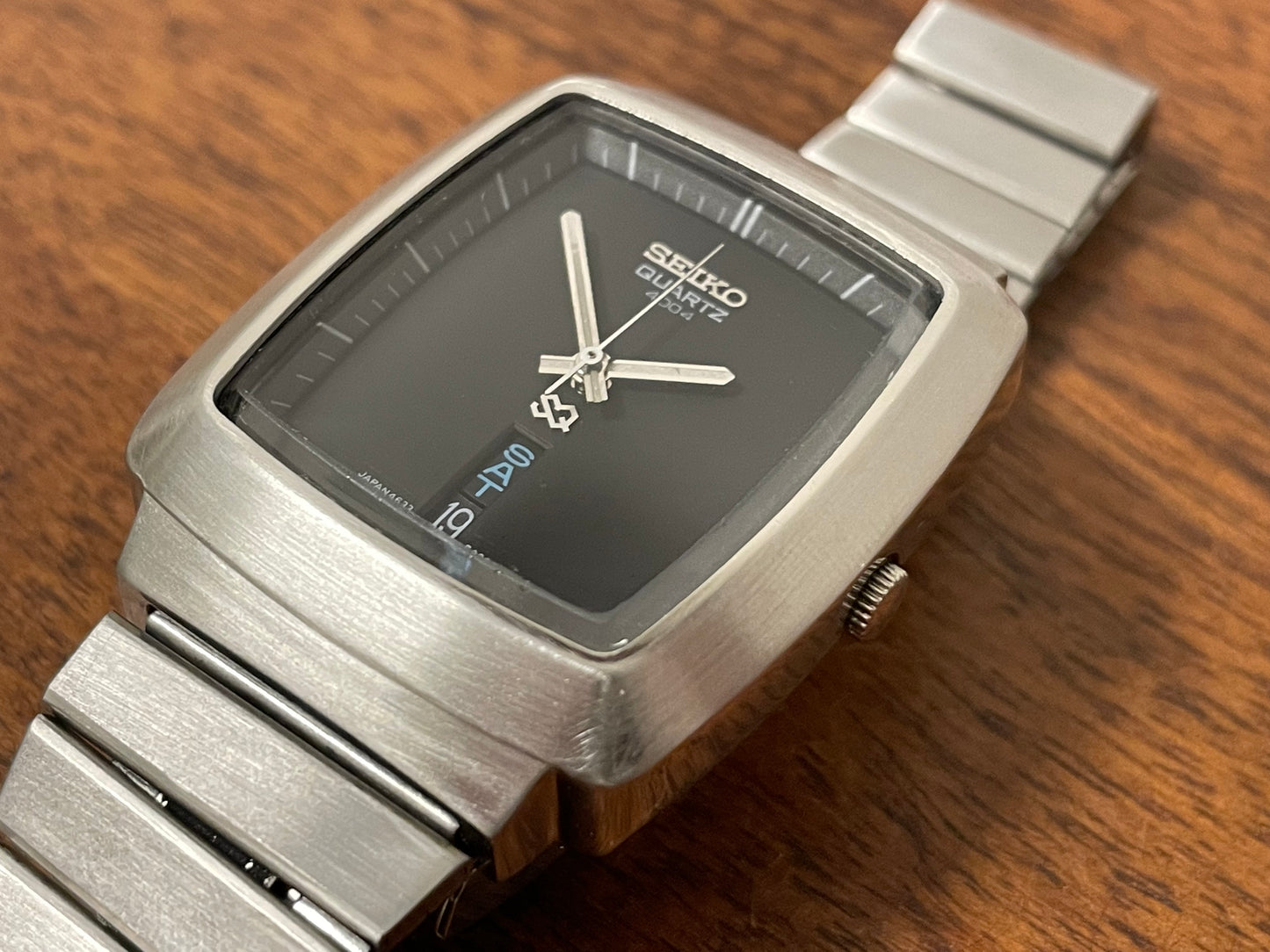 (1977) Seiko 4633-5029 Quartz 4004 - Dark grey dial (serviced)