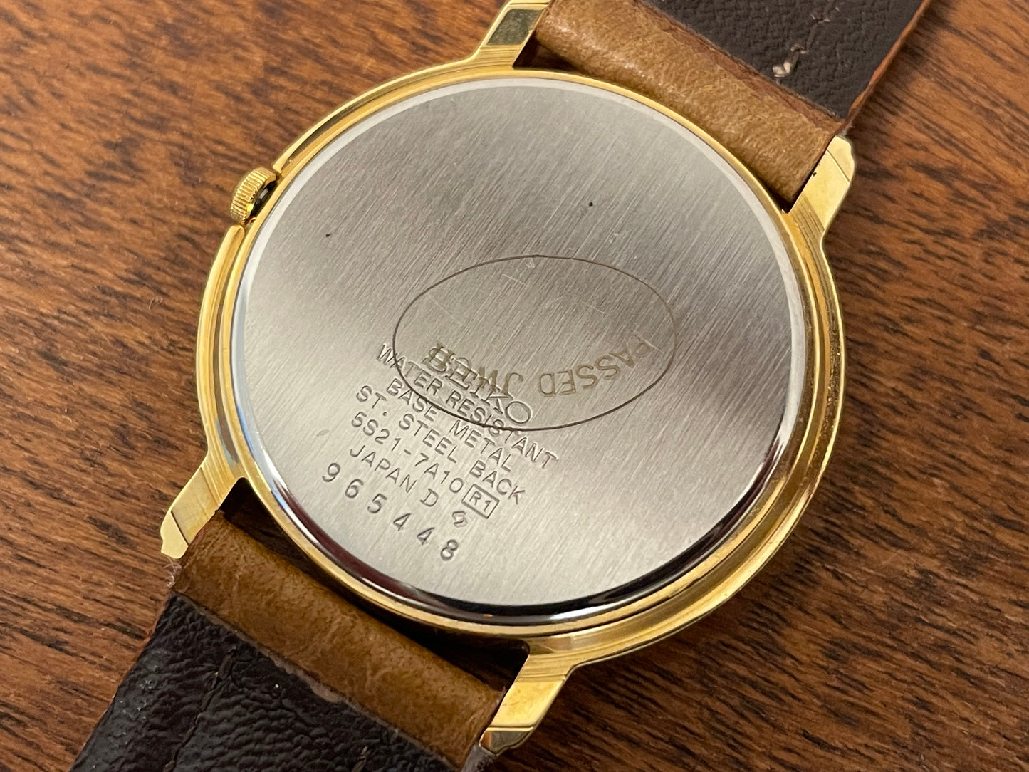 (1989) Seiko 5S21-7A10 Quartz medial pulsation - cream dial w/ gold Arabic numerals (NOS)
