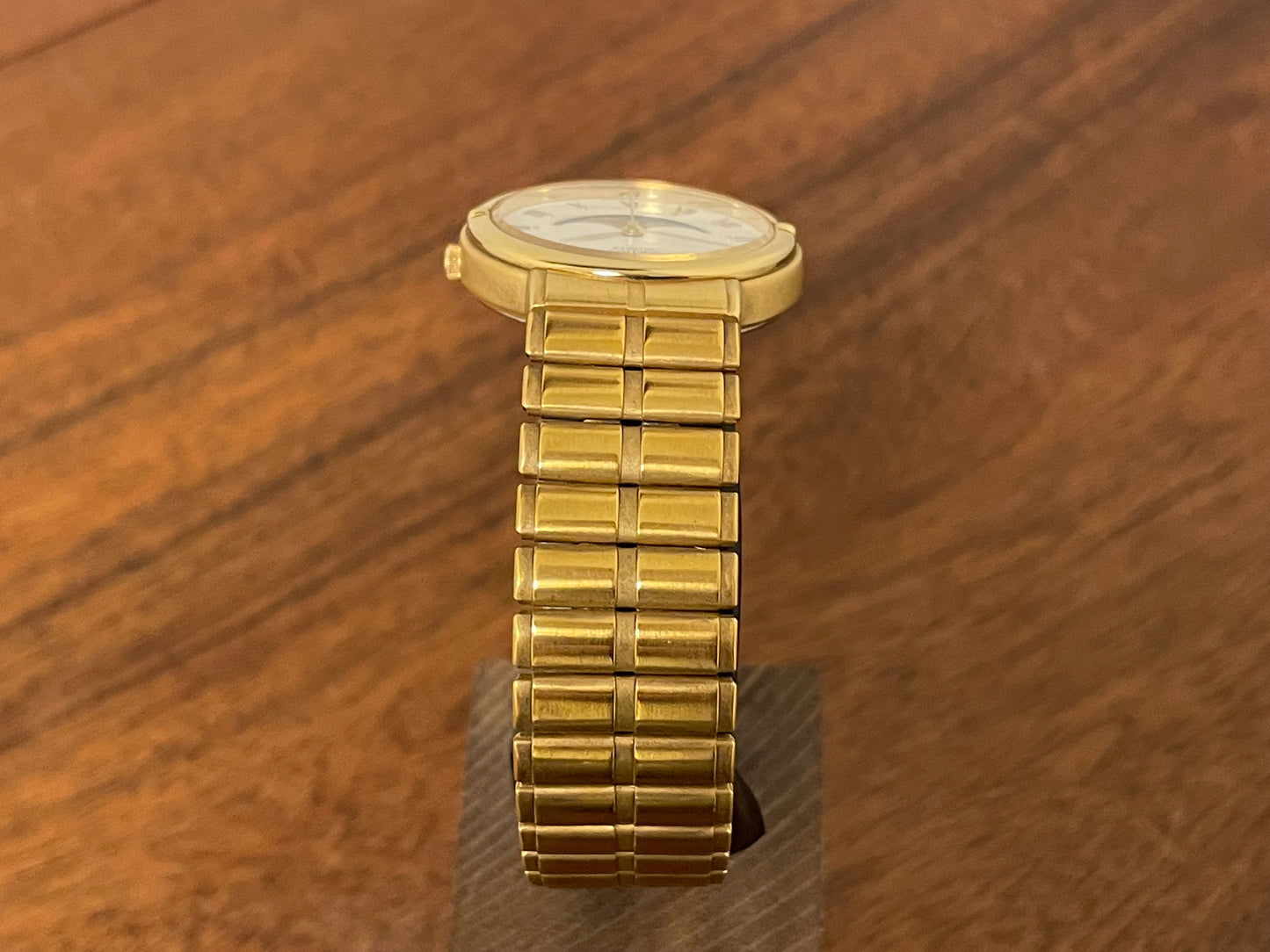 (1986) Seiko 7434-6070 gold colored dress watch - linen dial w/ moon phase