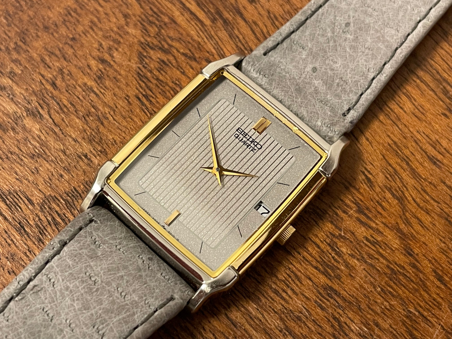 (1996) Seiko 5P39-5000 Quartz "Tank" dress watch - grey diamond dust dial w/ vertical lines (NOS)