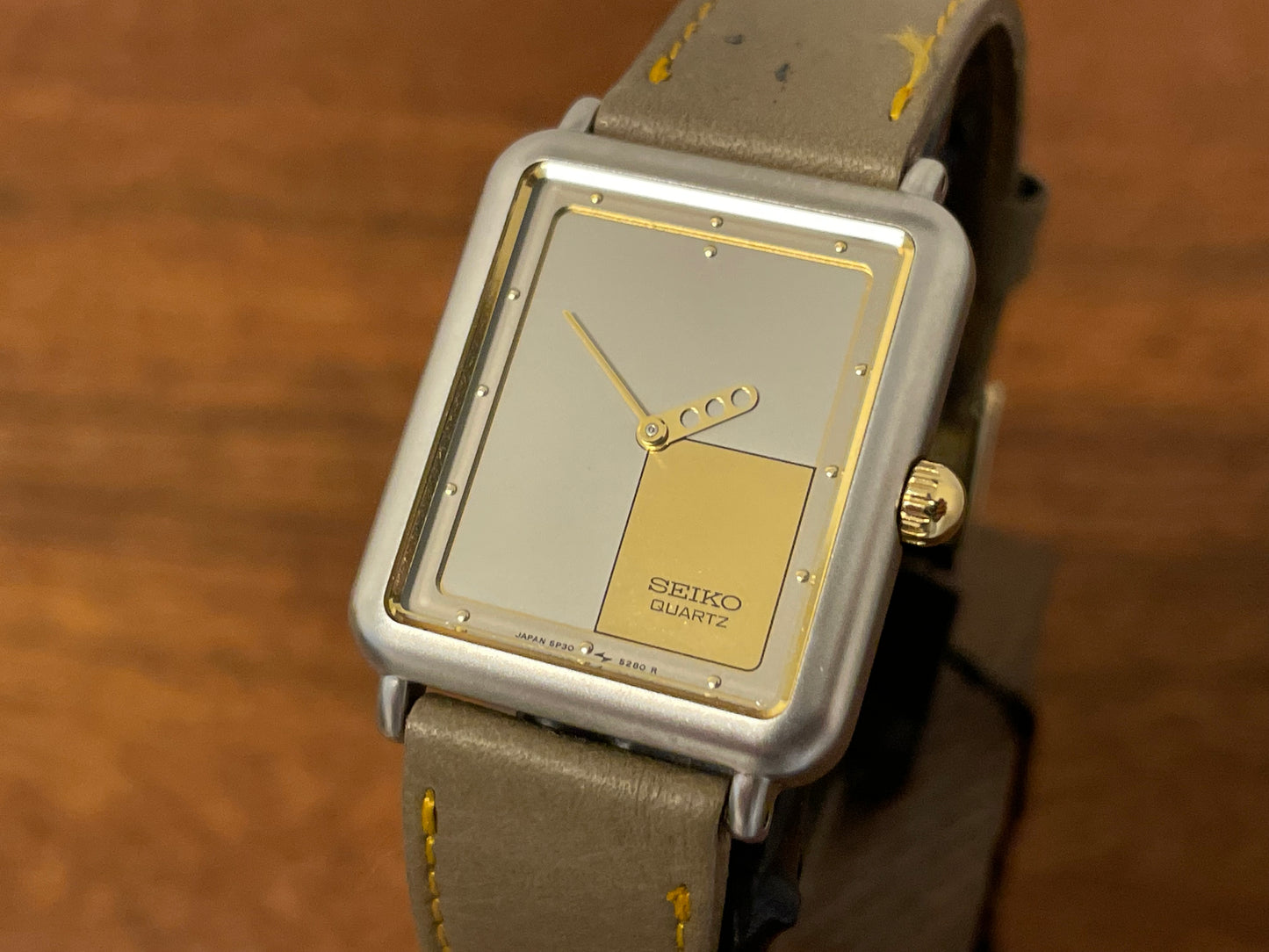 (1996) Seiko 5P30-5220 Quartz "Tank" dress watch - grey dial w/ gold square box (NOS)