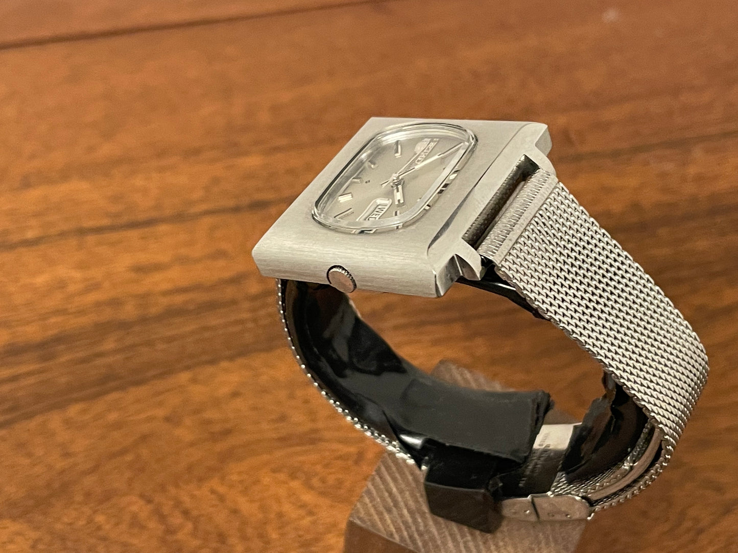 (1972) Seiko 5 Automatic 6119-5401 "TV" dial, square case with silver dial (full service)