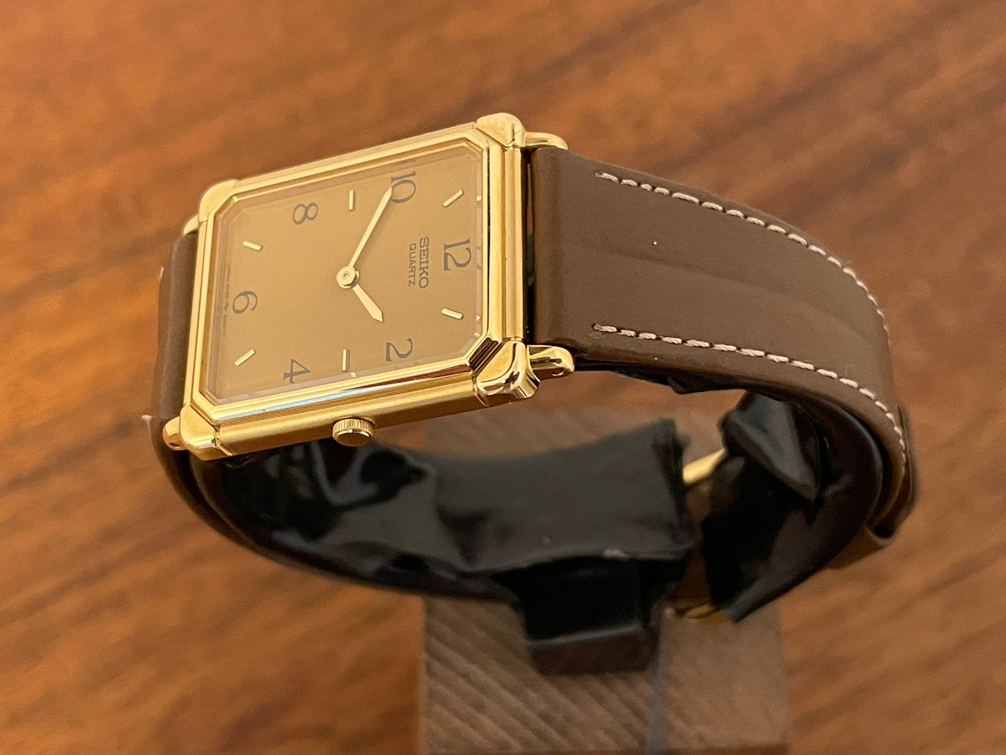 (1996) Seiko 5P30-5140 Quartz "Tank" dress watch - caramel dial w/ gold numerals/markers (NOS)