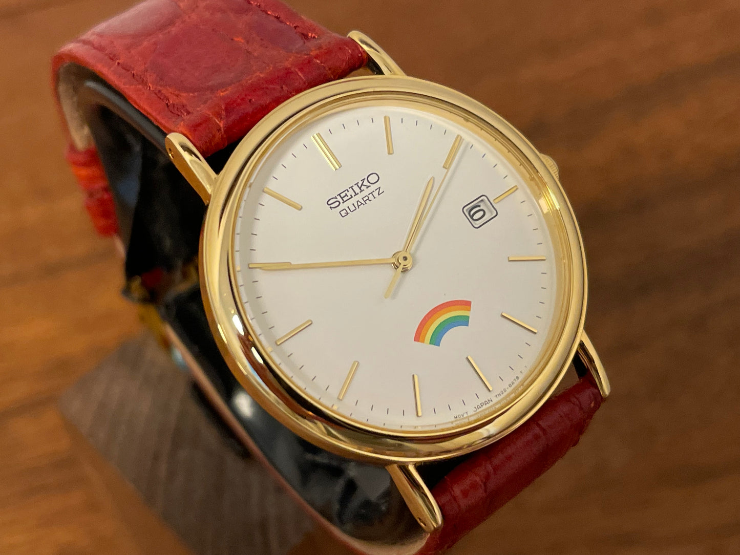 (2002) Seiko 7N22-8A00 Quartz "Arcobaleno" dress watch - white dial w/ rainbow logo (NOS)