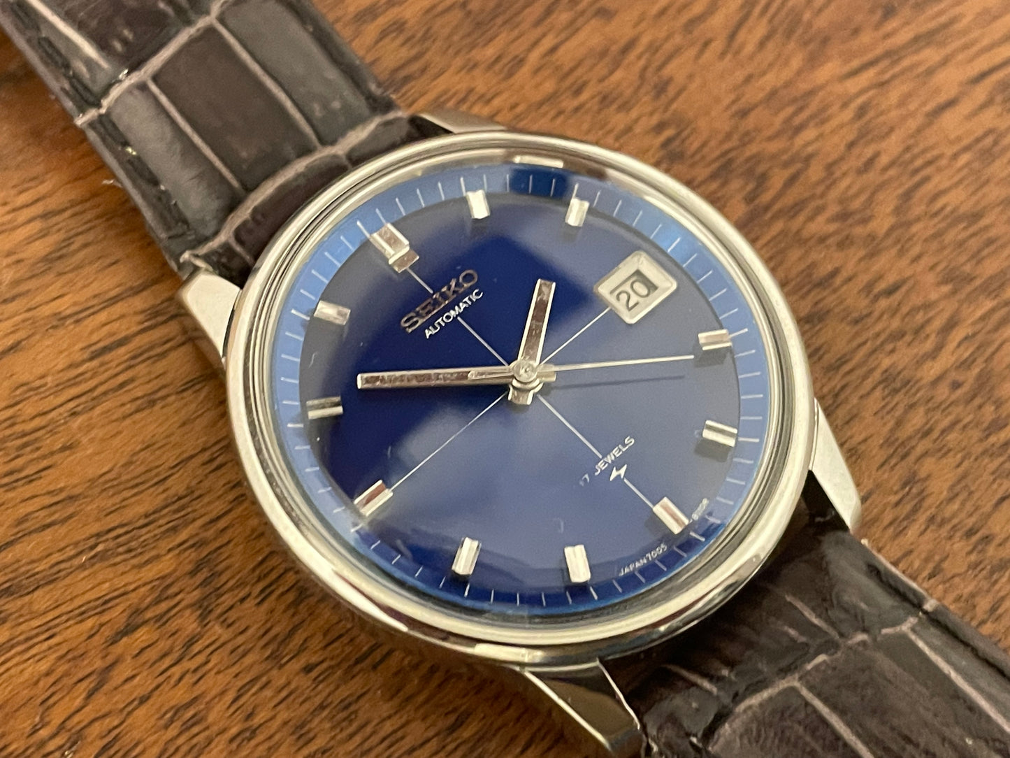 (1970) Seiko 7005-8070 blue sunburst cross dial (serviced)