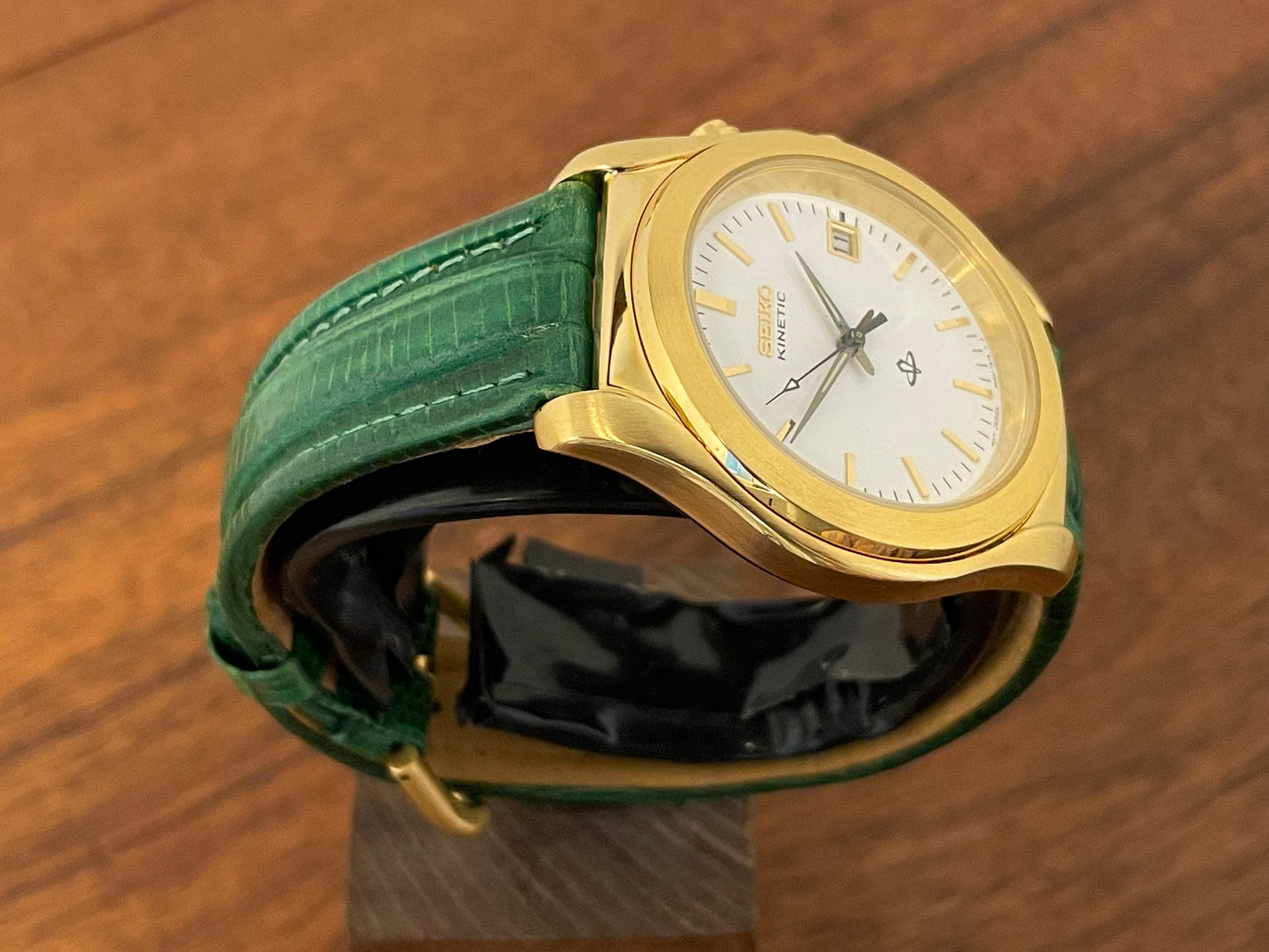 (1994) Seiko 5M22-7B00 Kinetic gold case - white dial w/ gold markers (NOS)