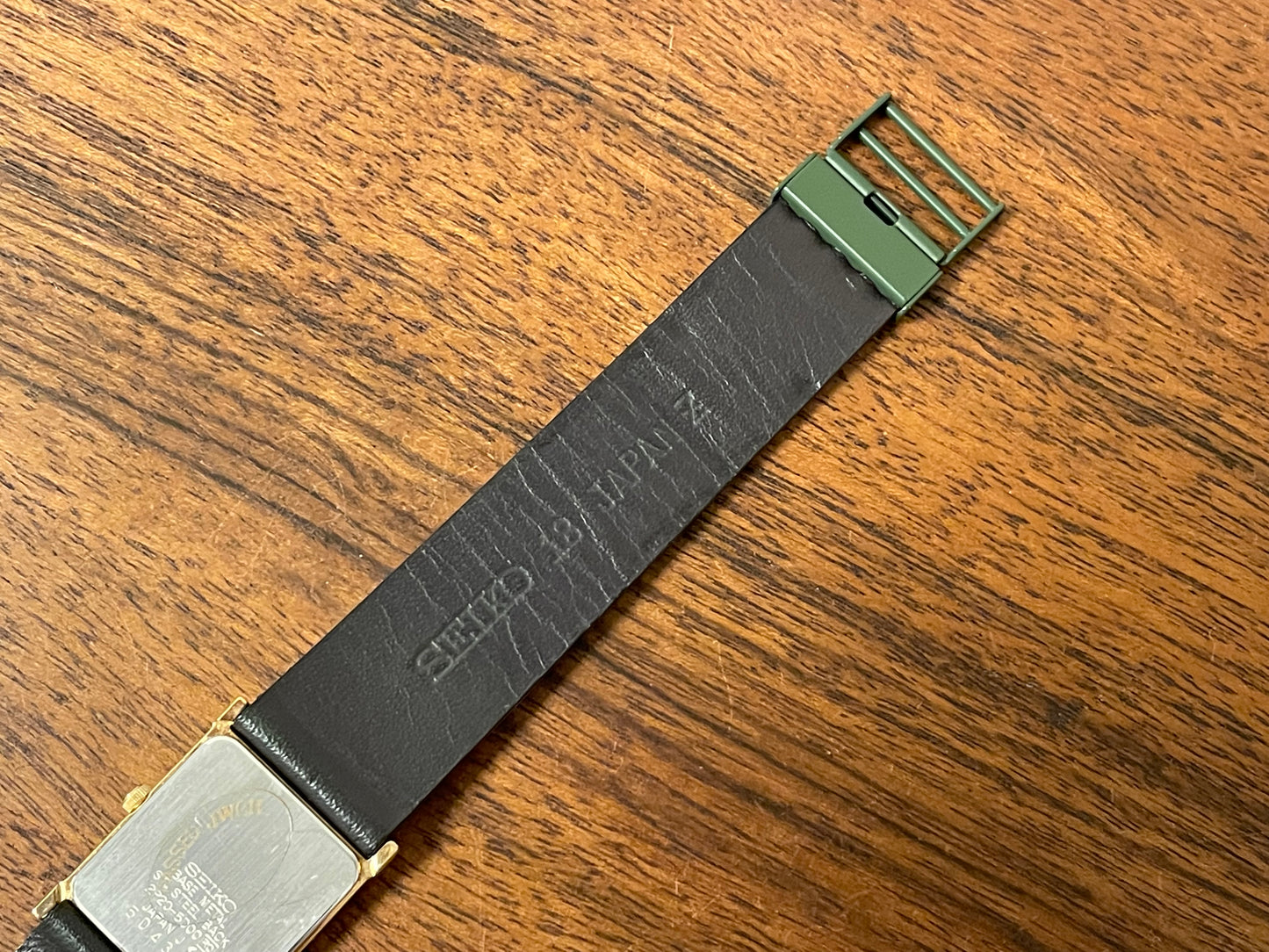 (1995) Seiko 2P20-5D00 Quartz "Tank" dress watch - moss green dial w/ grid pattern - small size (NOS)