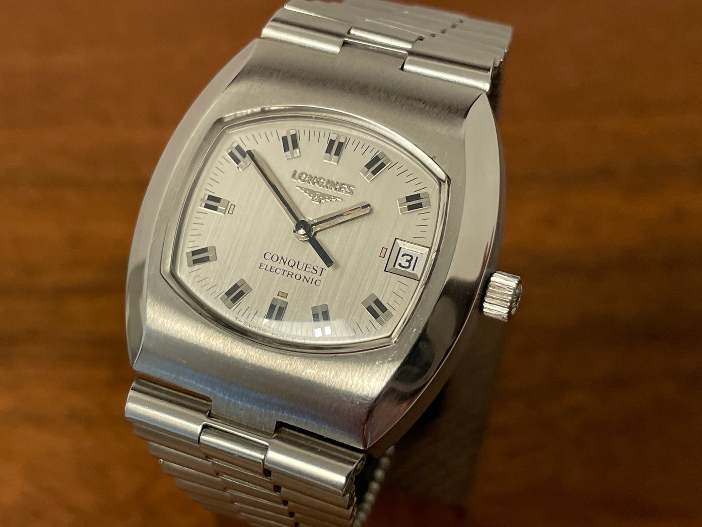 (1970s) Longines Conquest Electronic /w unmarked movement cal. 9154 - silver brushed dial (serviced)