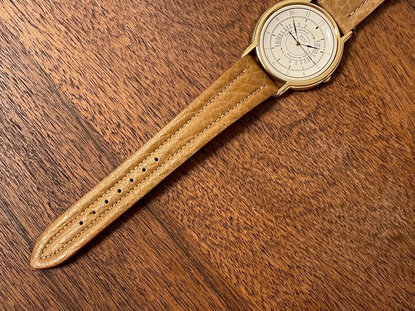 (1989) Seiko 5S21-7A10 Quartz medial pulsation - cream dial w/ gold Arabic numerals (NOS)