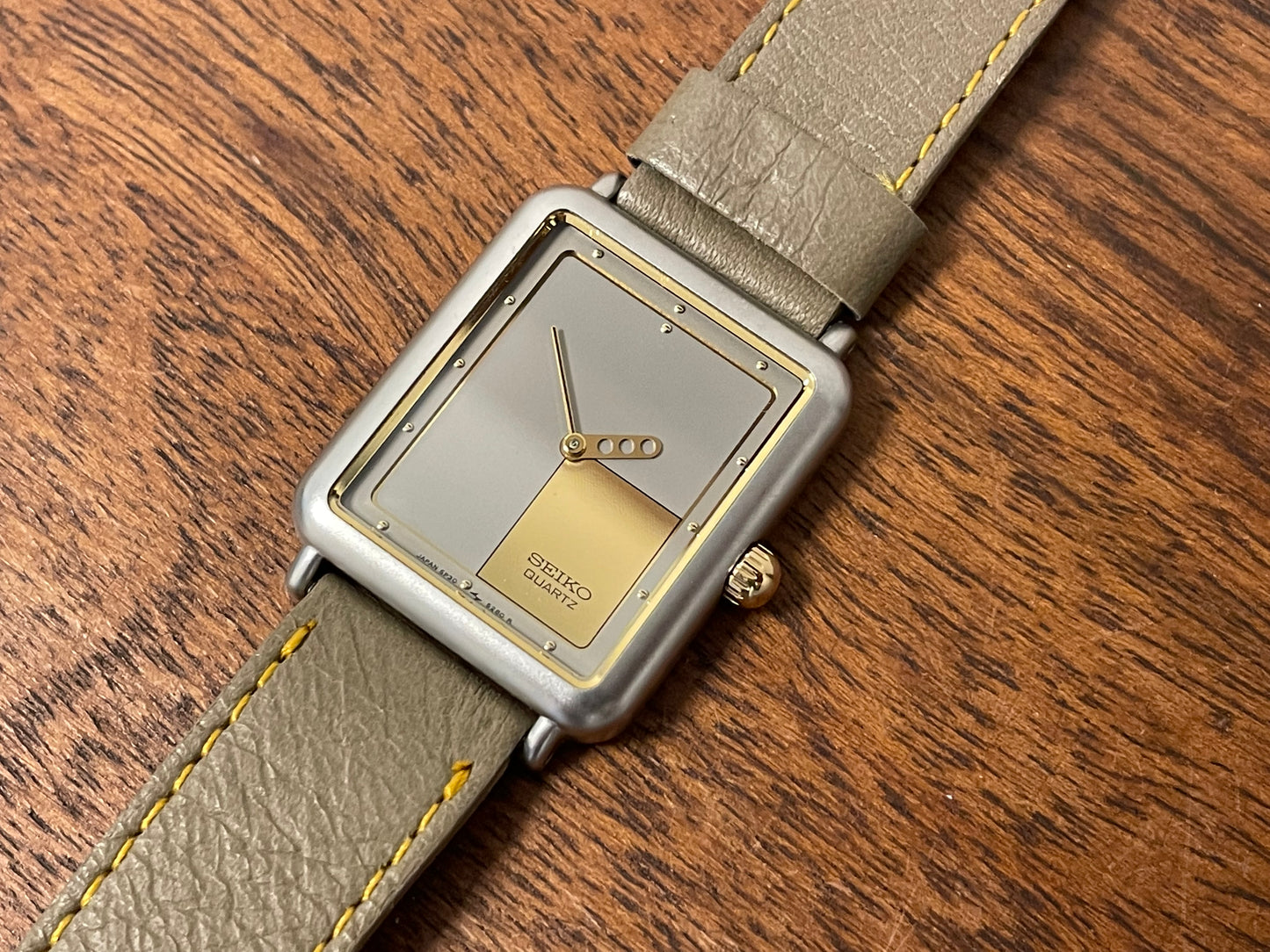 (1996) Seiko 5P30-5220 Quartz "Tank" dress watch - grey dial w/ gold square box (NOS)