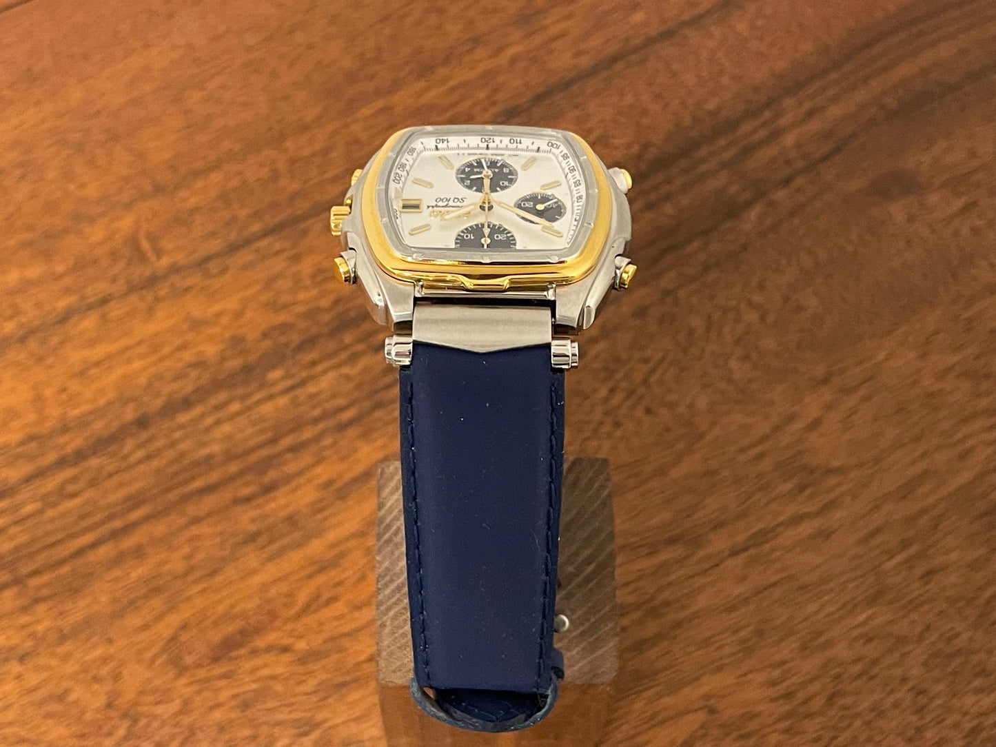 (1996) Seiko 7T32-5A10 chronograph SQ100 - bi-color square case - silver wave pattern dial (NOS)