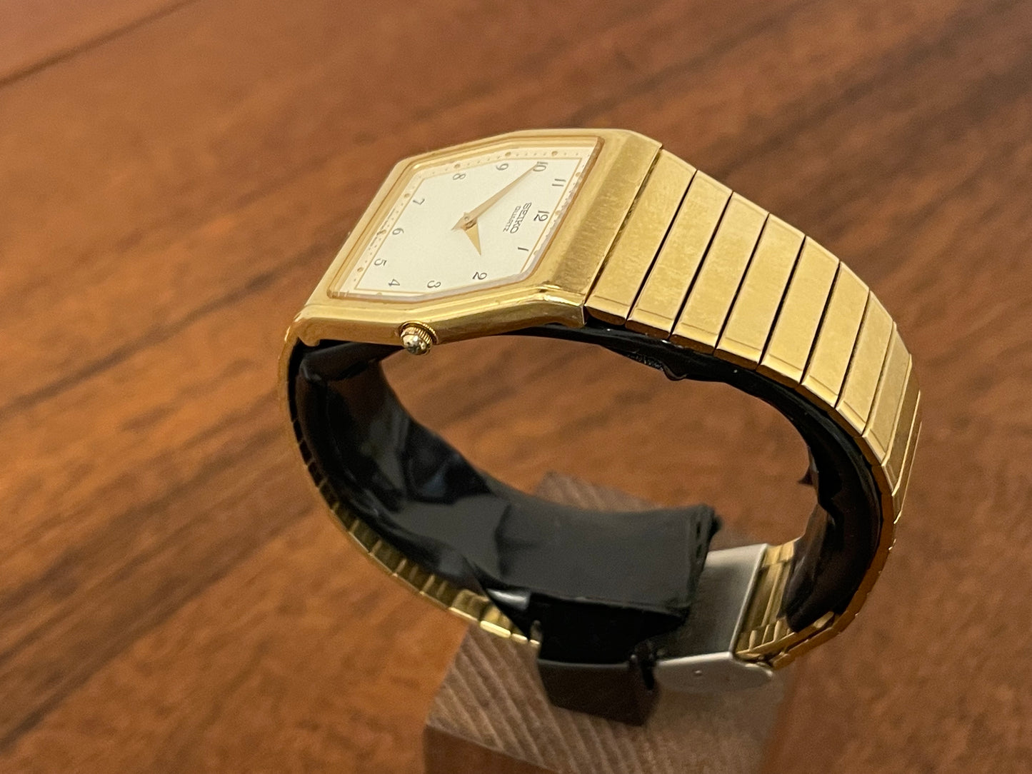 (1996) Seiko 5P30-5F30 gold colored hexagon case dress watch