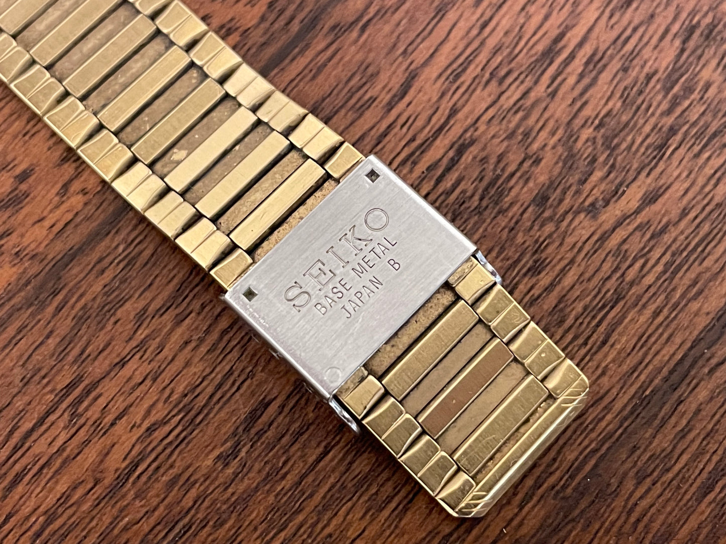 (1996) Seiko 5P30-5F30 gold colored hexagon case dress watch
