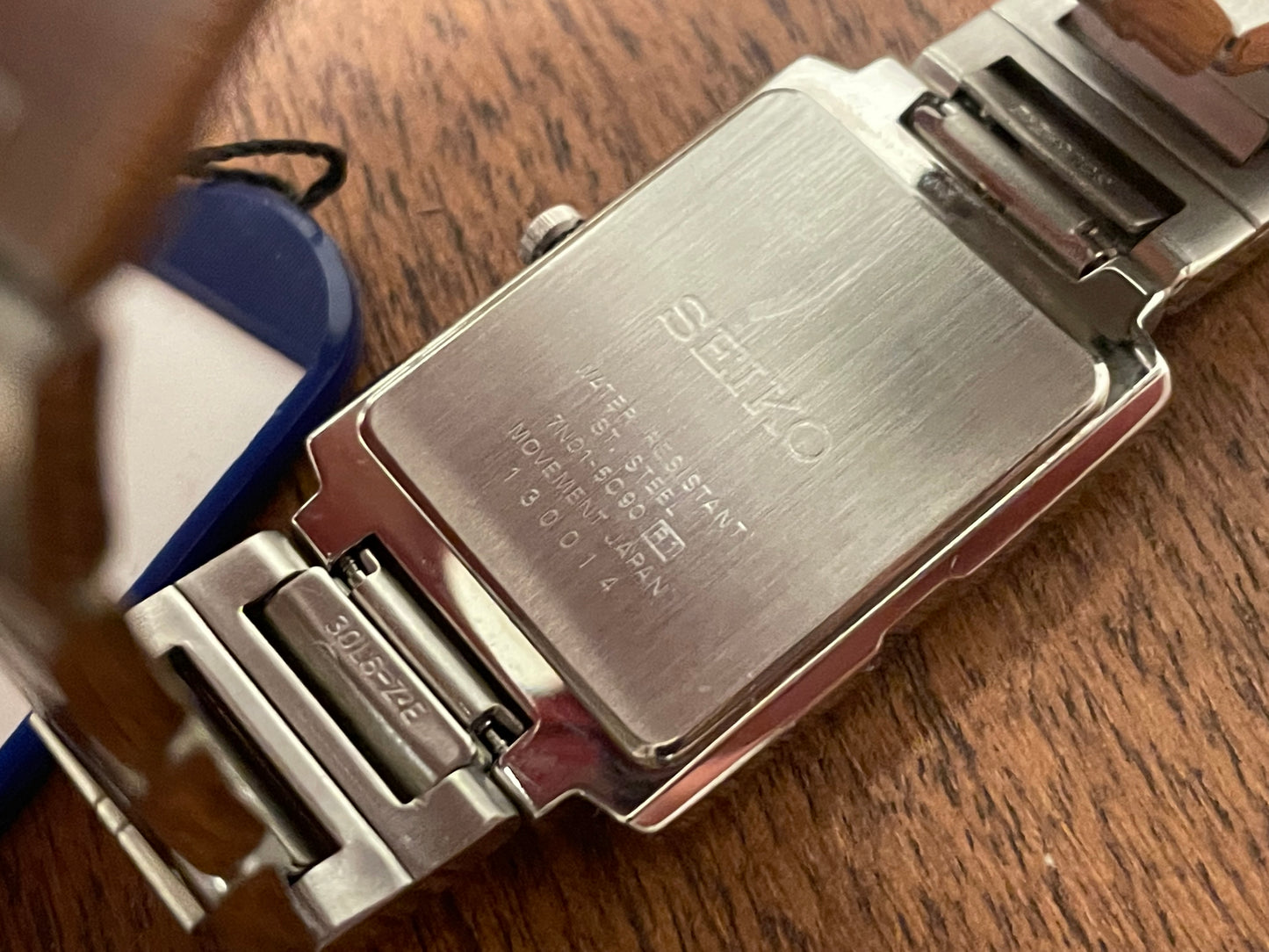 (1991) Seiko 7N01-5C90 - integrated bracelet - blue dial w/ silver markers (NOS)