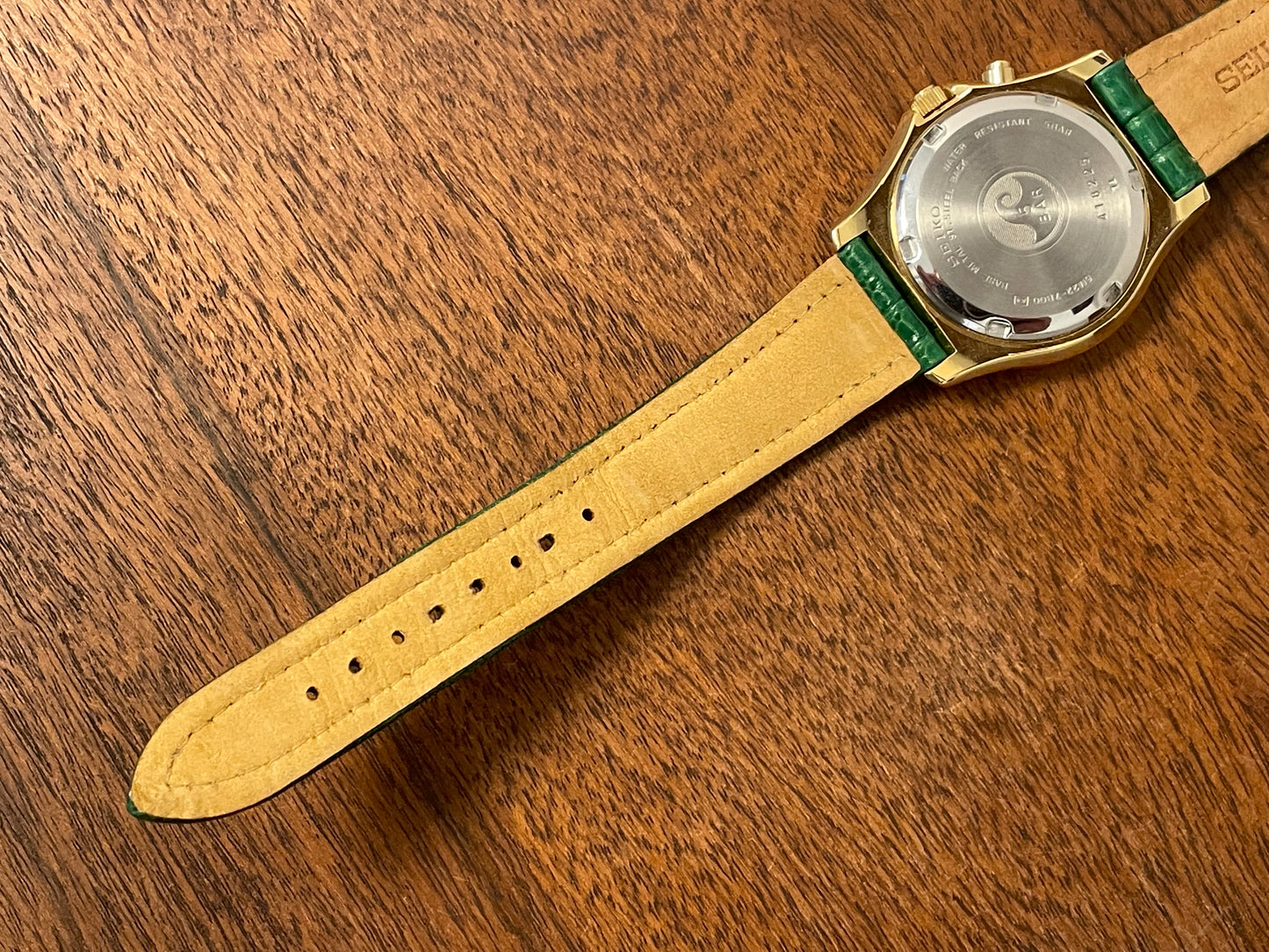 (1994) Seiko 5M22-7B00 Kinetic gold case - white dial w/ gold markers (NOS)