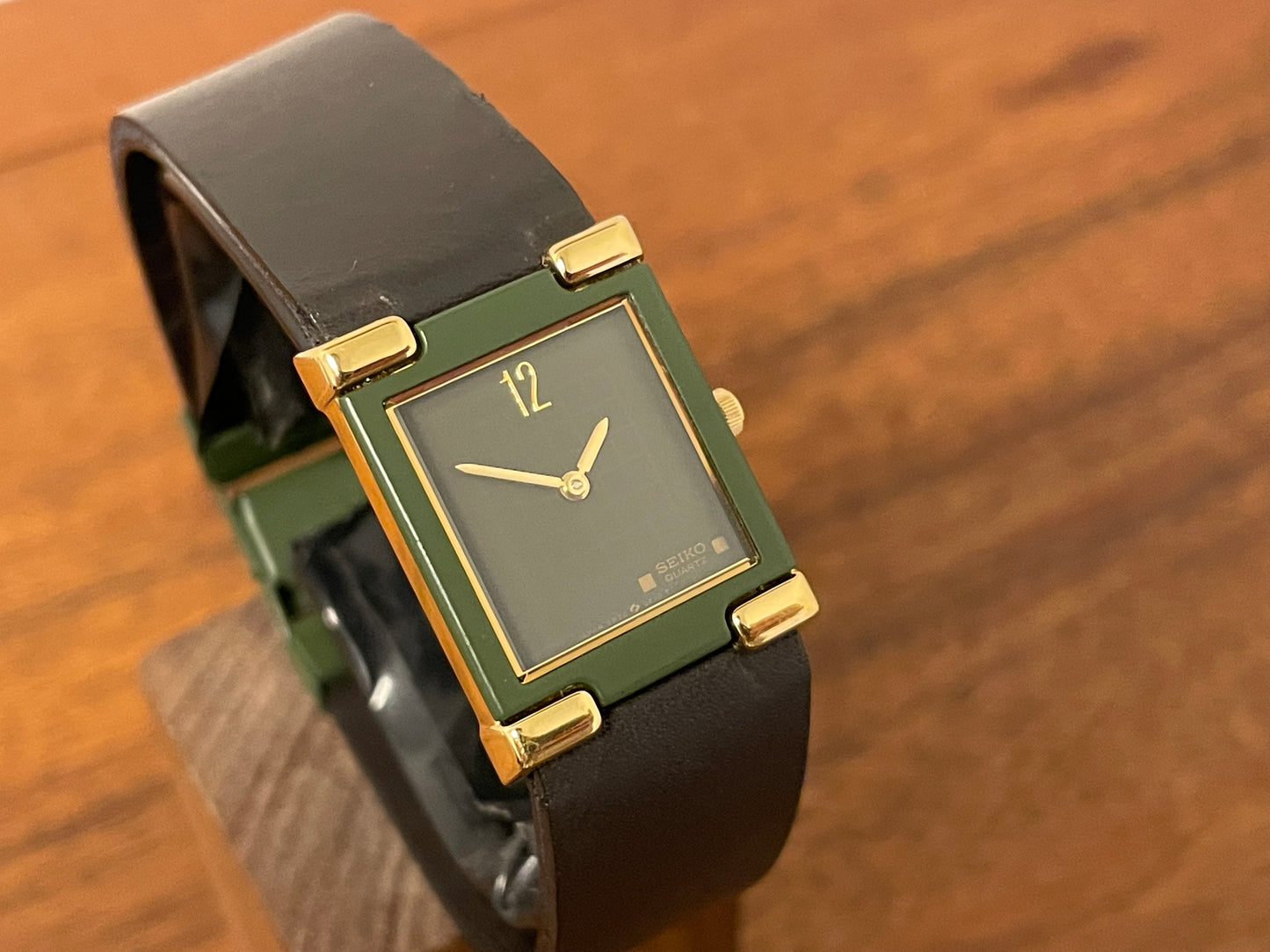 (1995) Seiko 2P20-5D00 Quartz "Tank" dress watch - moss green dial w/ grid pattern - small size (NOS)