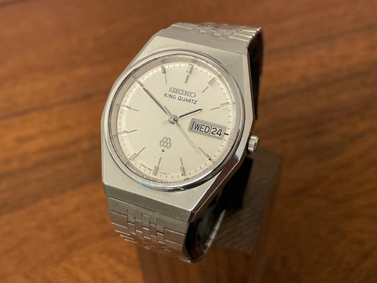 (1979) Seiko King Quartz 9923-7000 with silver dial front view