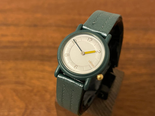 (1996) Seiko 2P20-0B3A Quartz - green case and strap - small size (NOS)