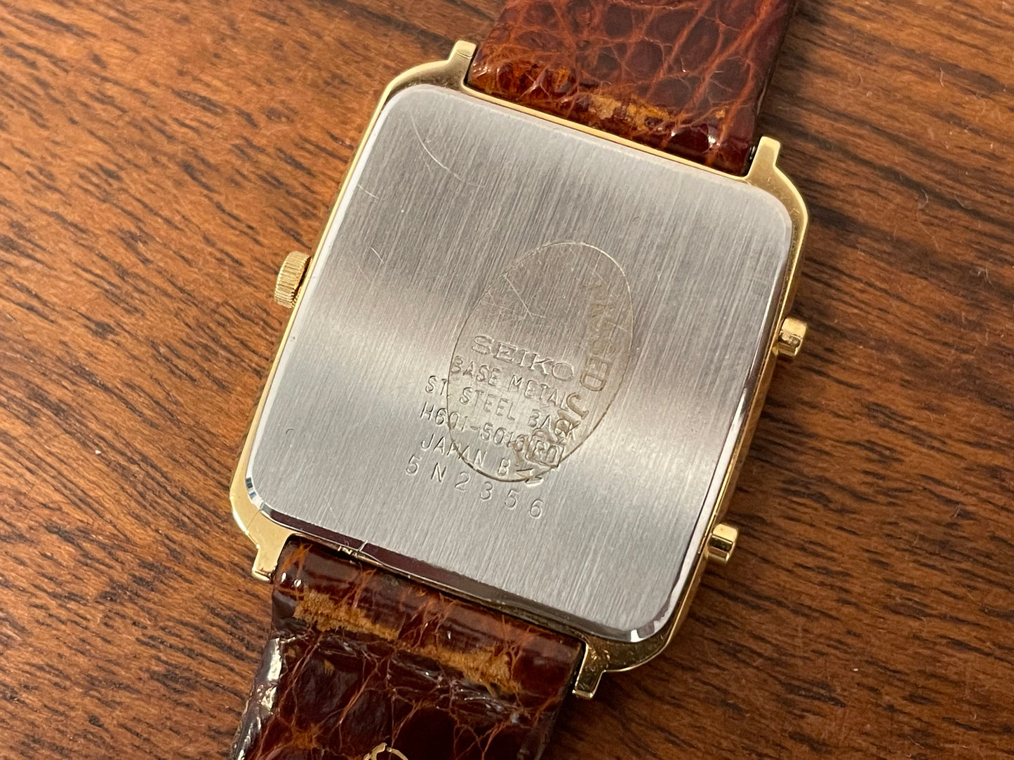 (1985) Seiko H601-5010 Alarm Chronograph - cream dial w/ gold Roman numerals (mint)