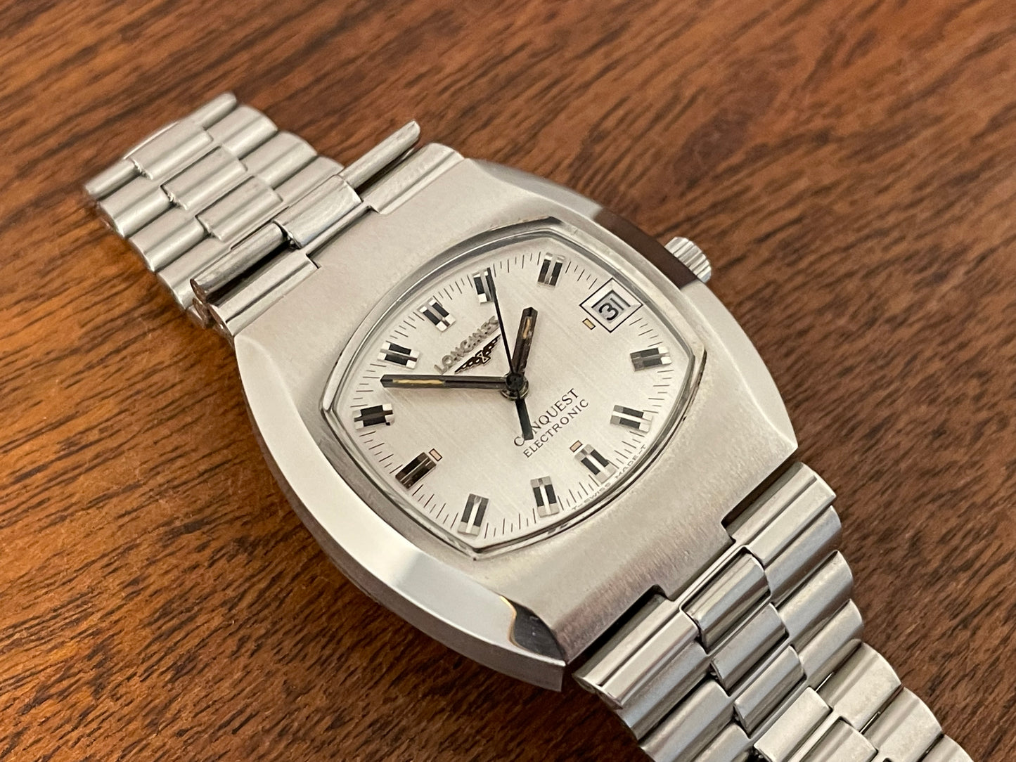 (1970s) Longines Conquest Electronic /w unmarked movement cal. 9154 - silver brushed dial (serviced)