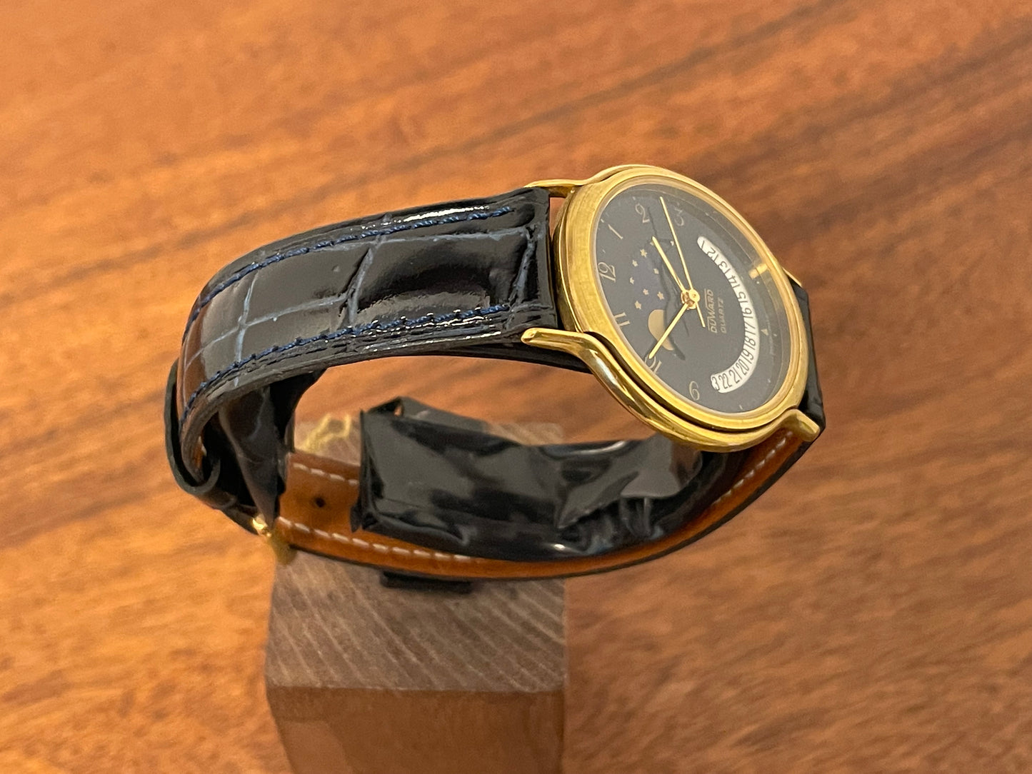 (1980s/1990s) Duward 66052 dress watch - dark blue dial w/ moon phase complication (NOS)