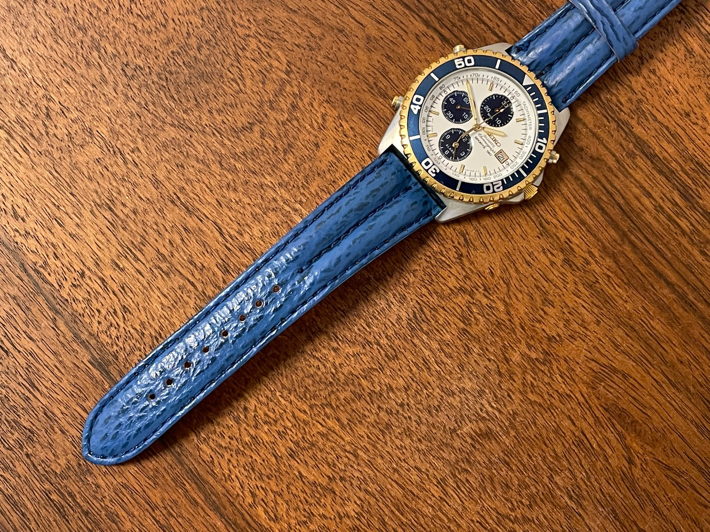 (1994) Seiko 7T32-7020 Quartz chronograph Sports 150 - white dial w/ blue subdials (NOS)