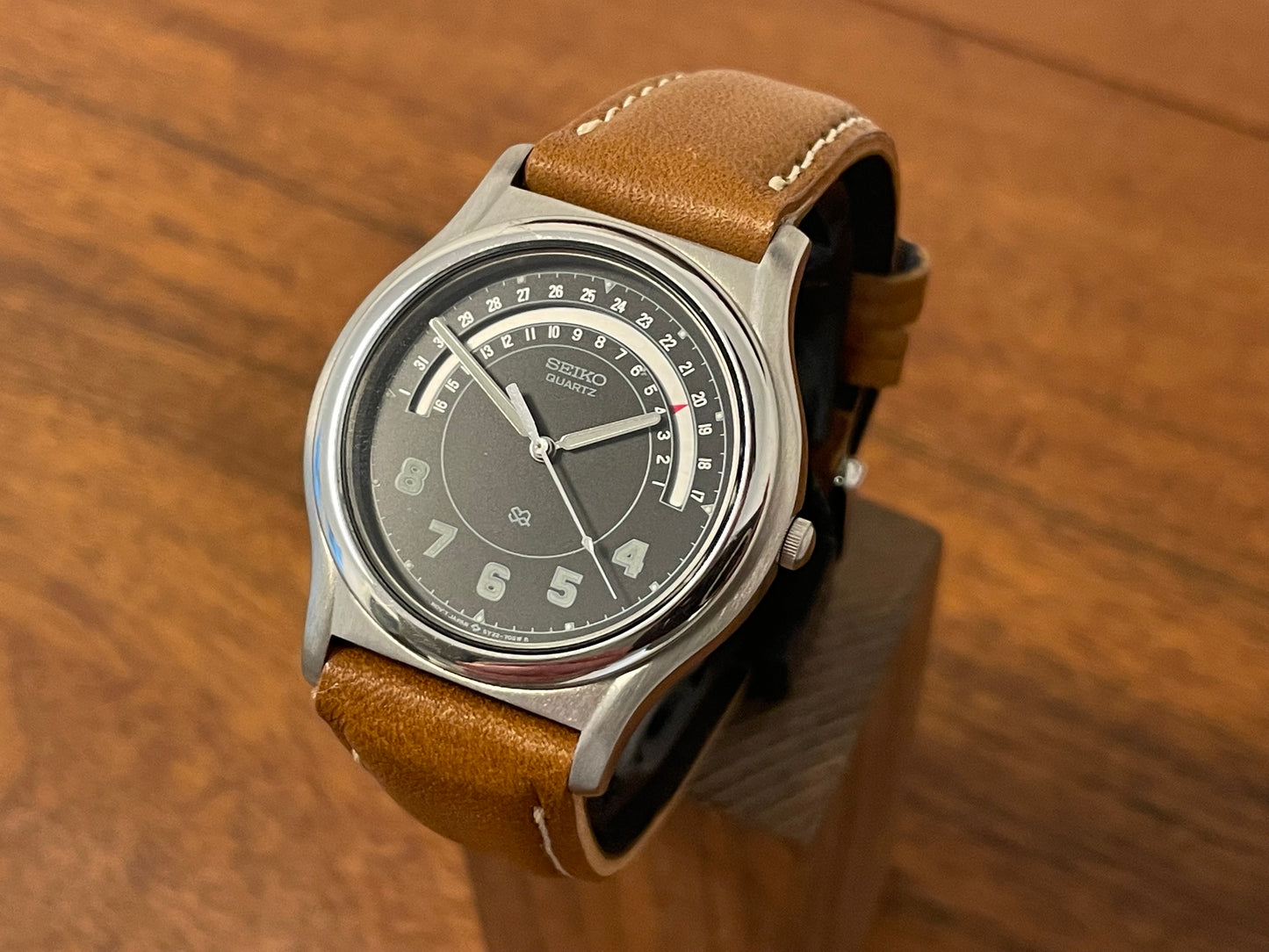 New old stock Seiko 5Y22-7010 Quartz SQ dress watch from 1988