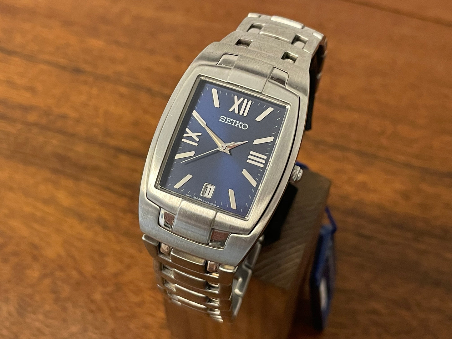 New old stock Seiko V732-5B70 "Tank" - integrated bracelet from 1999