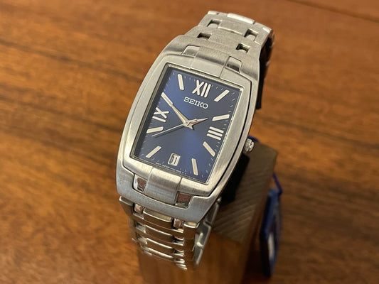 New old stock Seiko V732-5B70 "Tank" - integrated bracelet from 1999