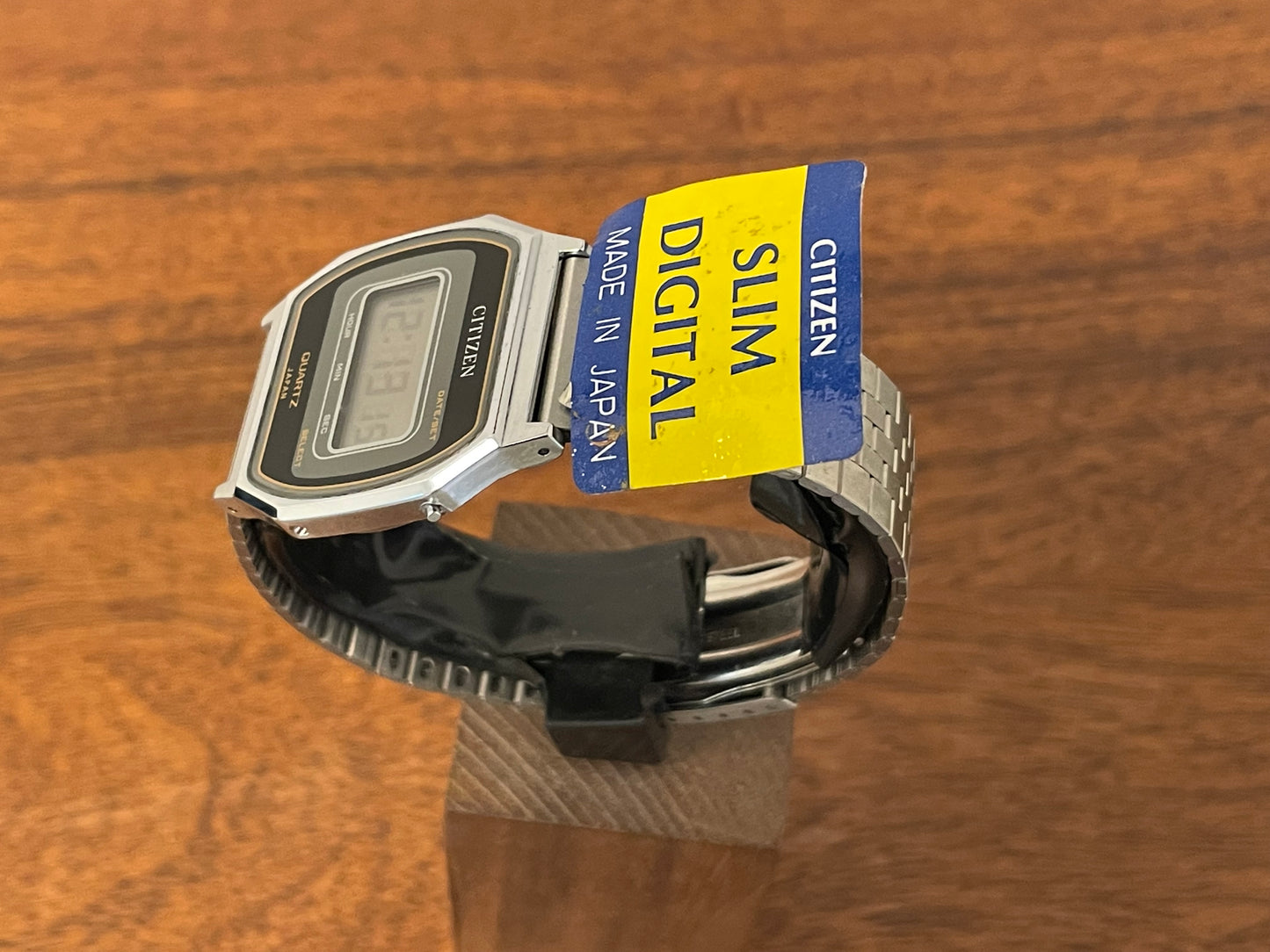(1985) Citizen P040-311043 KA "Slim Digital" - LCD display (NOS)
