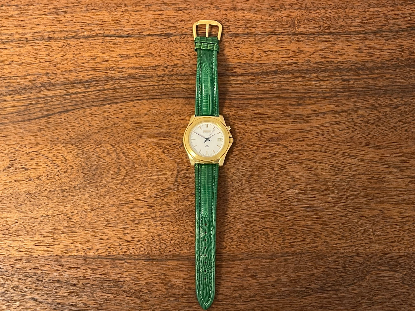 (1994) Seiko 5M22-7B00 Kinetic gold case - white dial w/ gold markers (NOS)