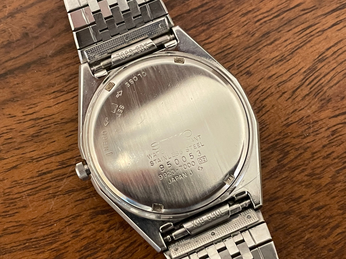 (1979) Seiko King Quartz 9923-7000 with silver dial - Twin Quartz movement (serviced)