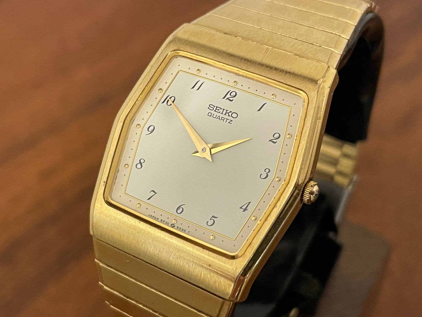 (1996) Seiko 5P30-5F30 gold colored hexagon case dress watch