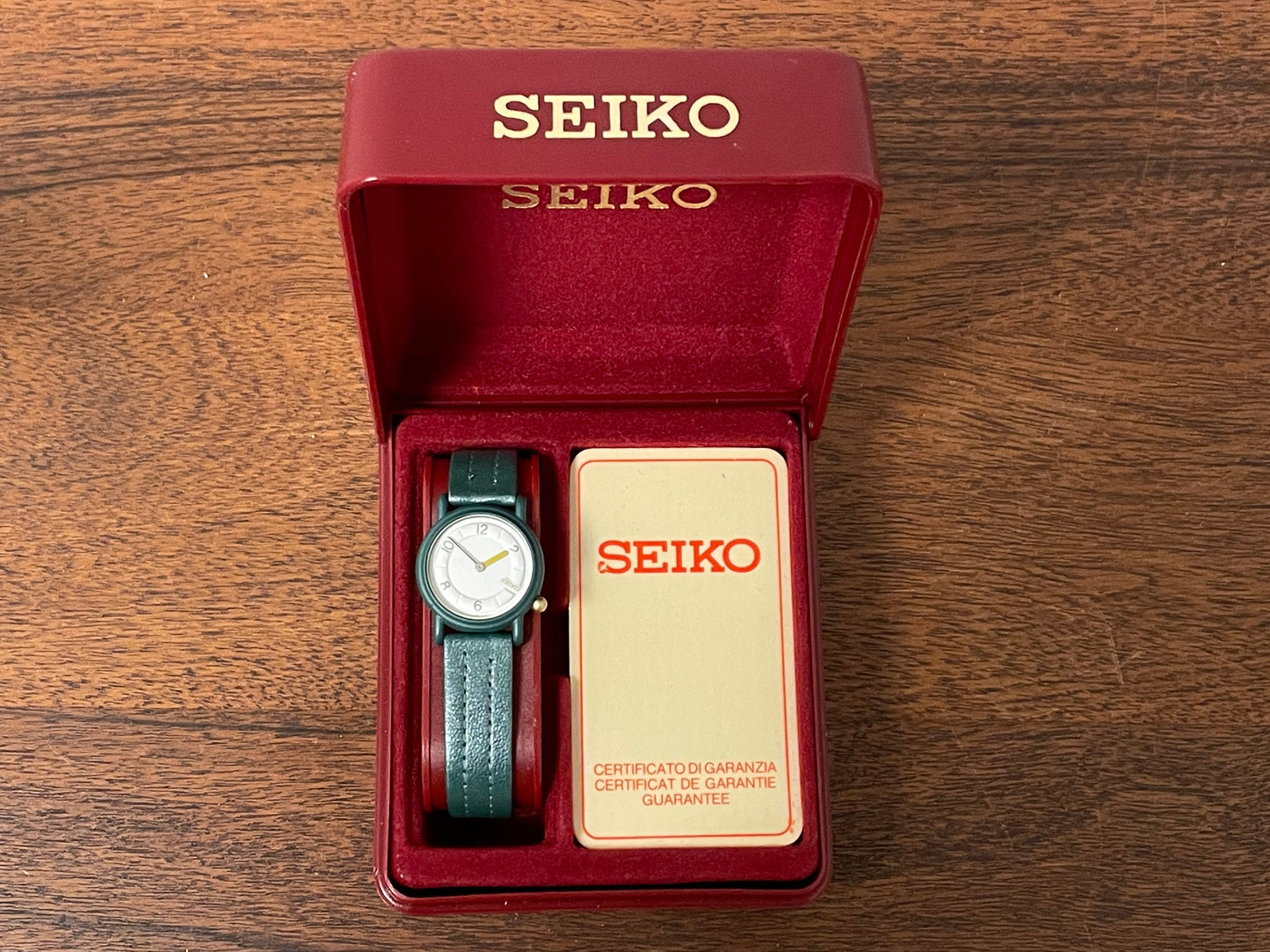 (1996) Seiko 2P20-0B3A Quartz - green case and strap - small size (NOS)