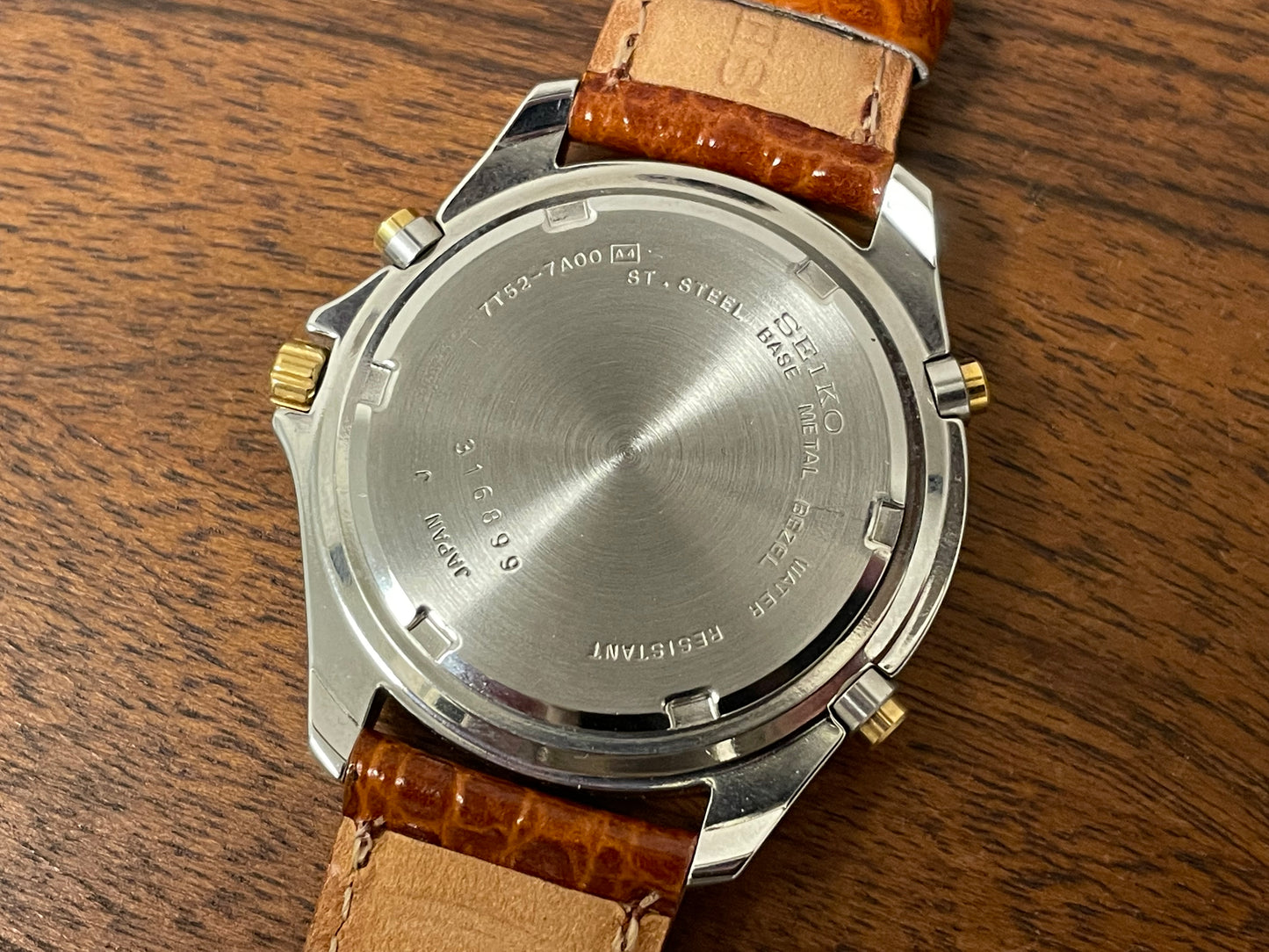 (1993) Seiko 7T52-7A00 quartz chronograph 1/100 sec - bi-color case w/ white dial (NOS)