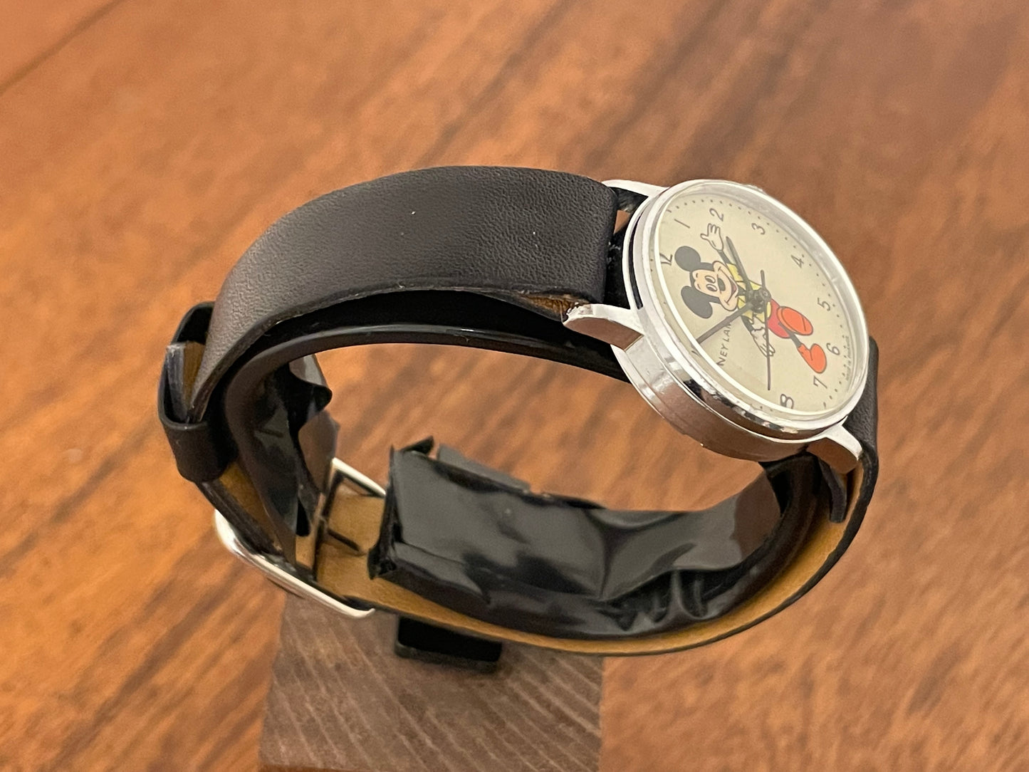 (1960s-1970s) Disneyland Mickey Mouse manual wind watch by Walt Disney - small size (serviced)