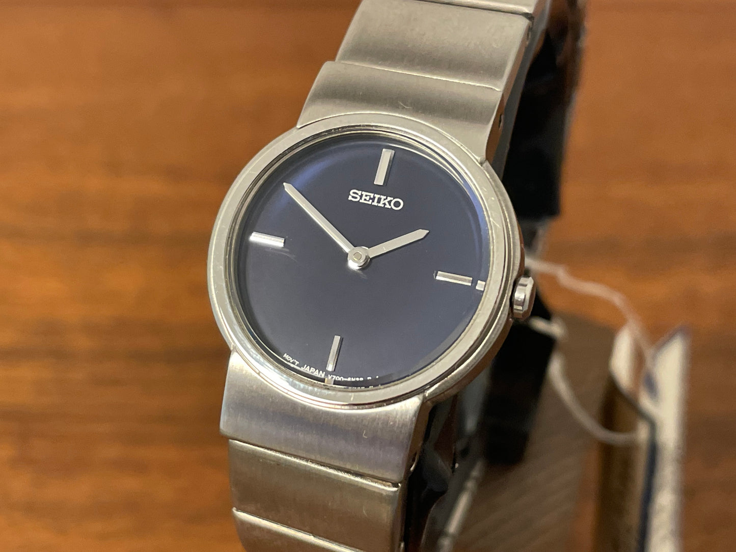 (2000) Seiko V700-6L20 - blue dial with silver markers - small size (NOS)