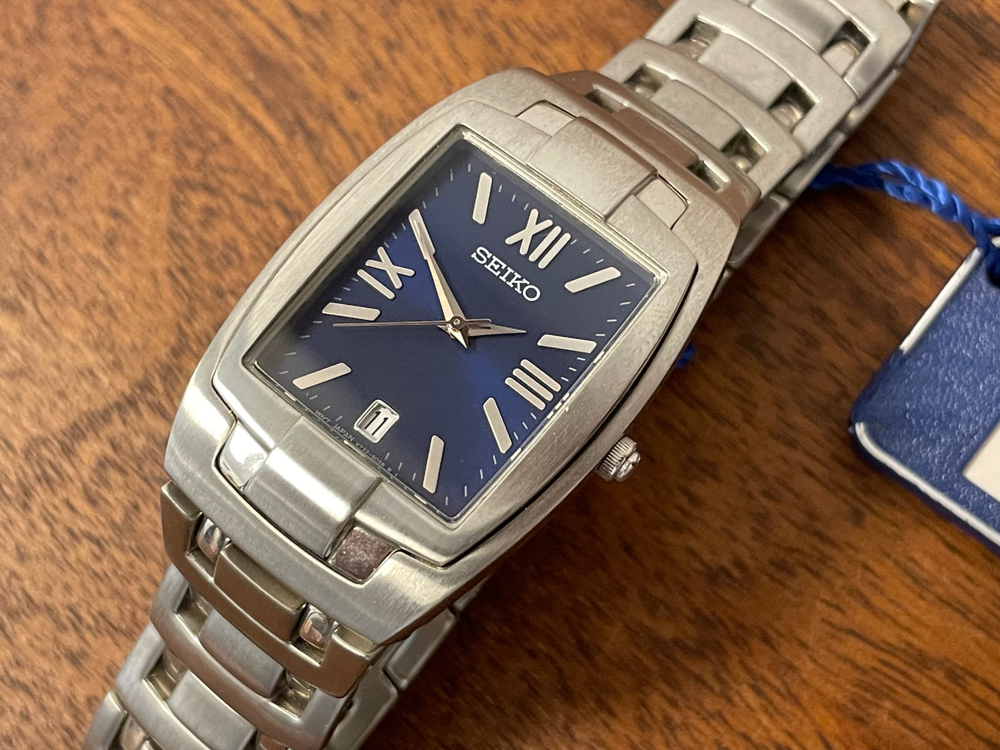 (1999) Seiko V732-5B70 "Tank" - integrated bracelet - blue sunburst dial w/ Roman numerals (NOS)