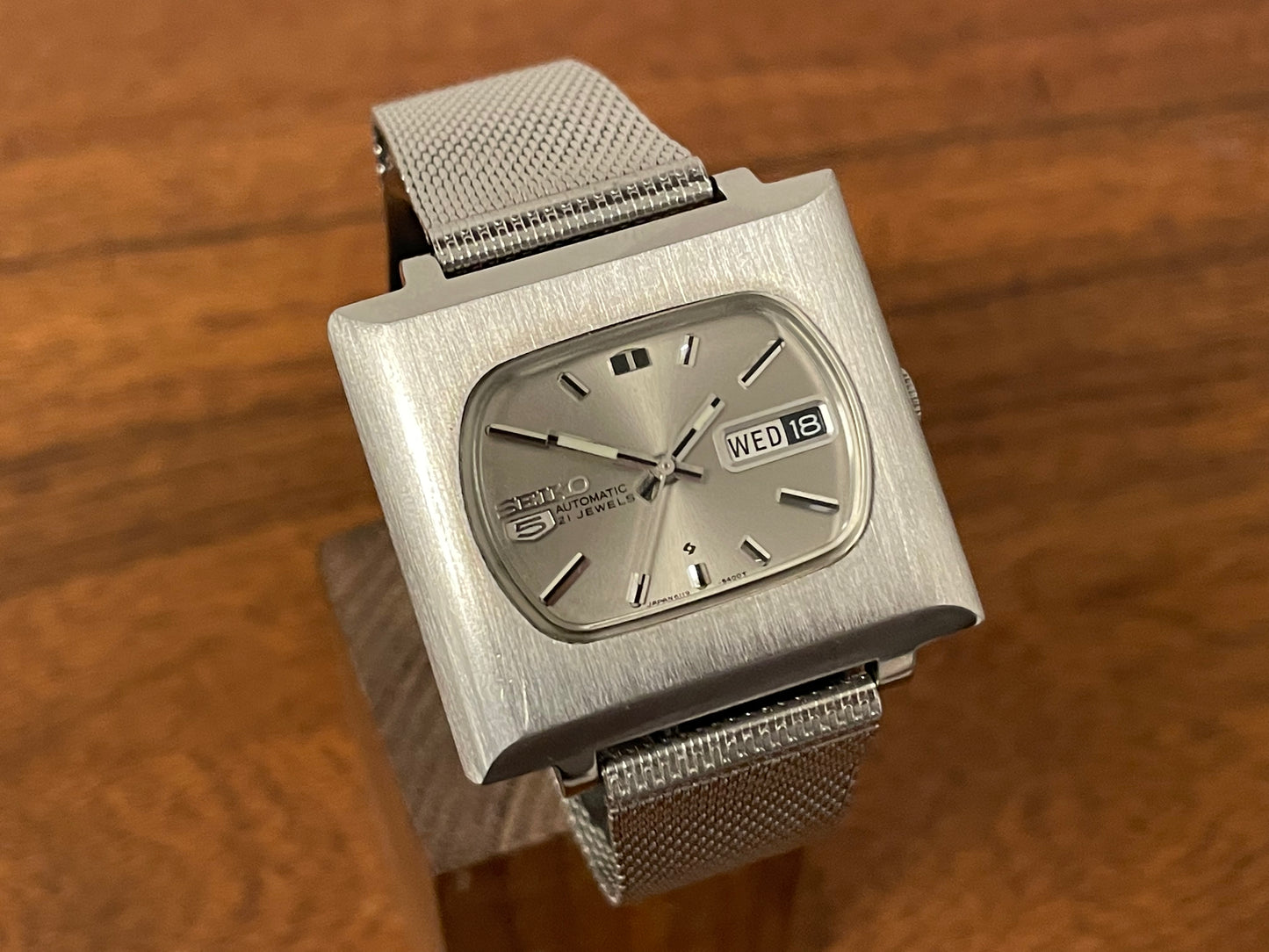 (1972) Seiko 5 Automatic 6119-5401 "TV" dial, square case with silver dial (full service)